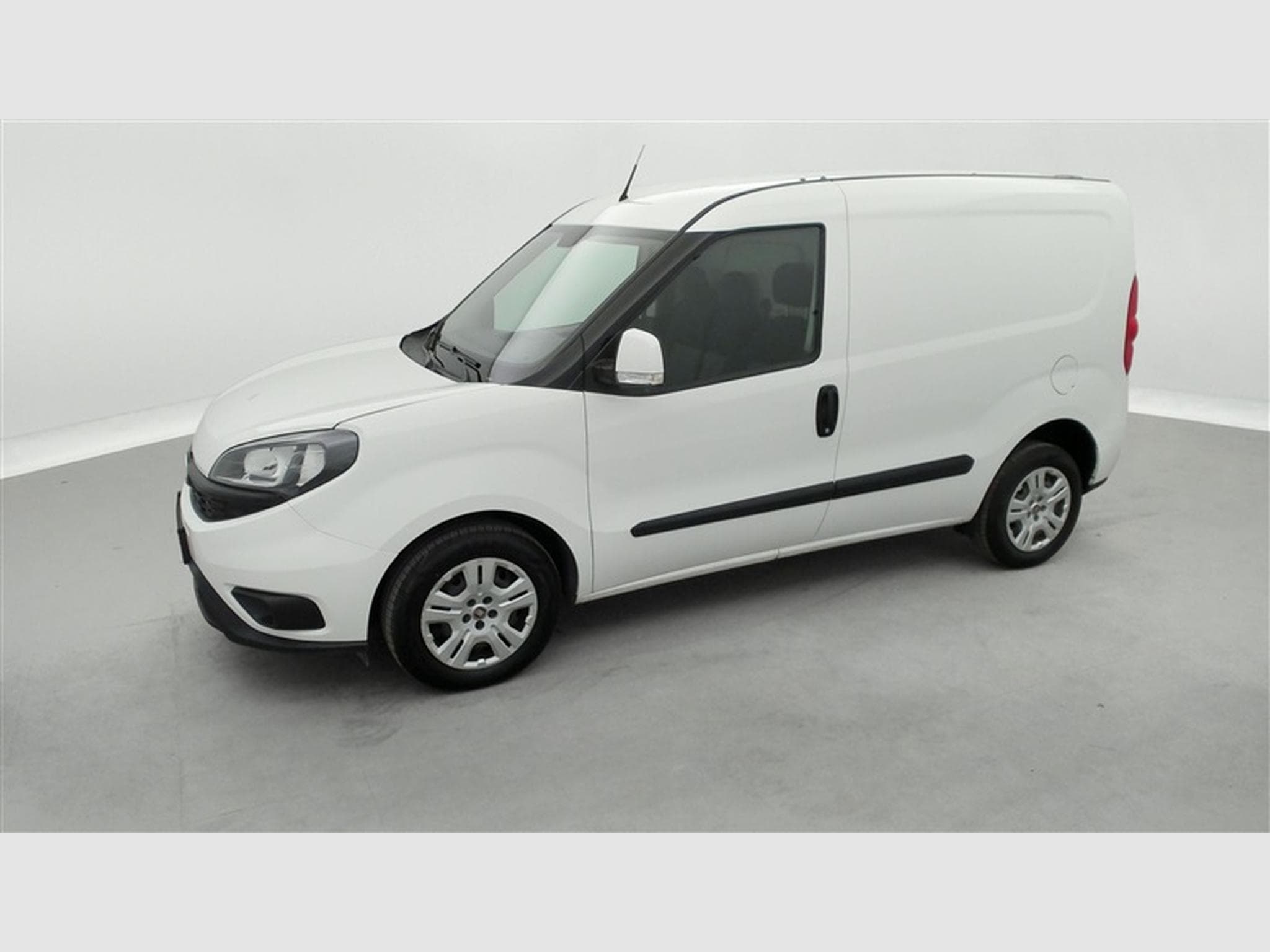 Fiat Doblo 1.6 MJET Cargo CLIM / CARPLAY N°83 (2023) - Photo 19
