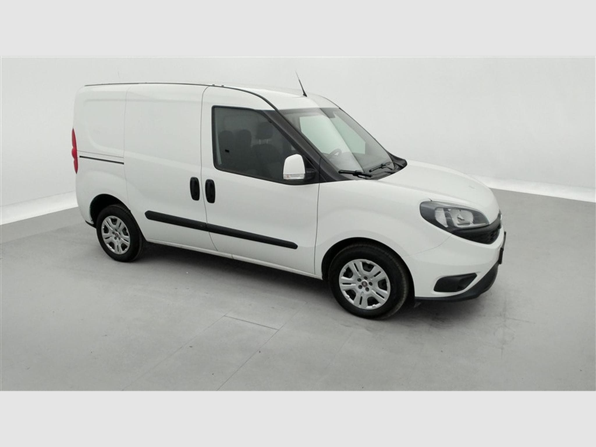 Fiat Doblo 1.6 MJET Cargo CLIM / CARPLAY N°83 (2023) - Photo 21