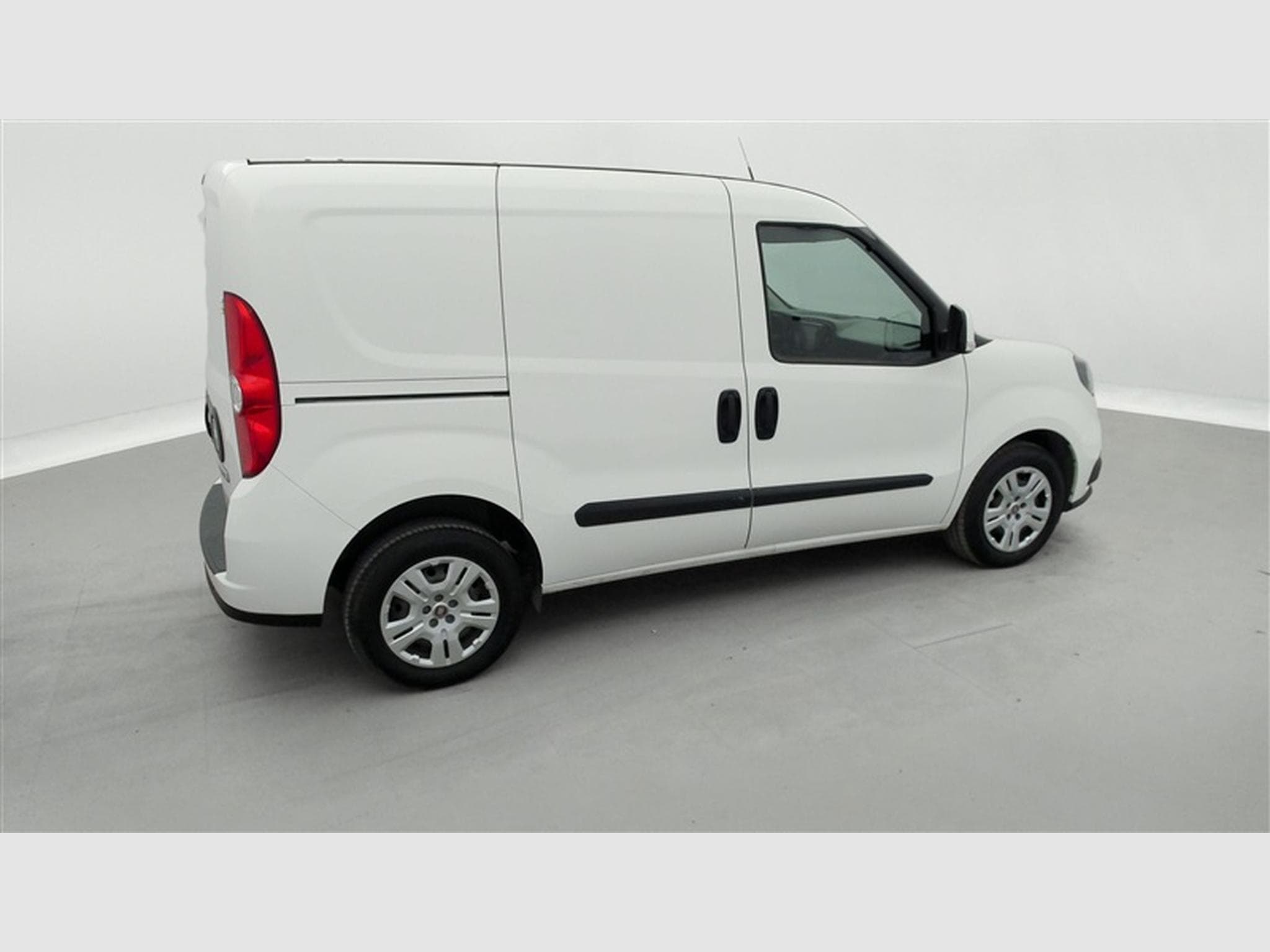 Fiat Doblo 1.6 MJET Cargo CLIM / CARPLAY N°83 (2023) - Photo 22