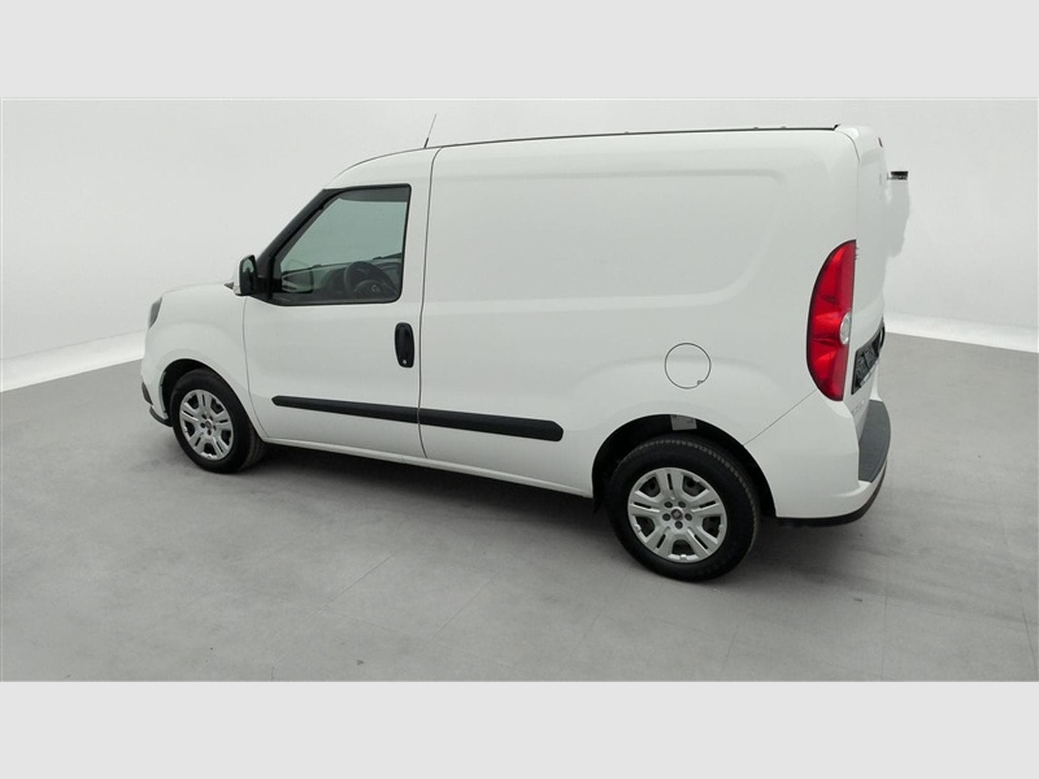 Fiat Doblo 1.6 MJET Cargo CLIM / CARPLAY N°83 (2023) - Photo 24