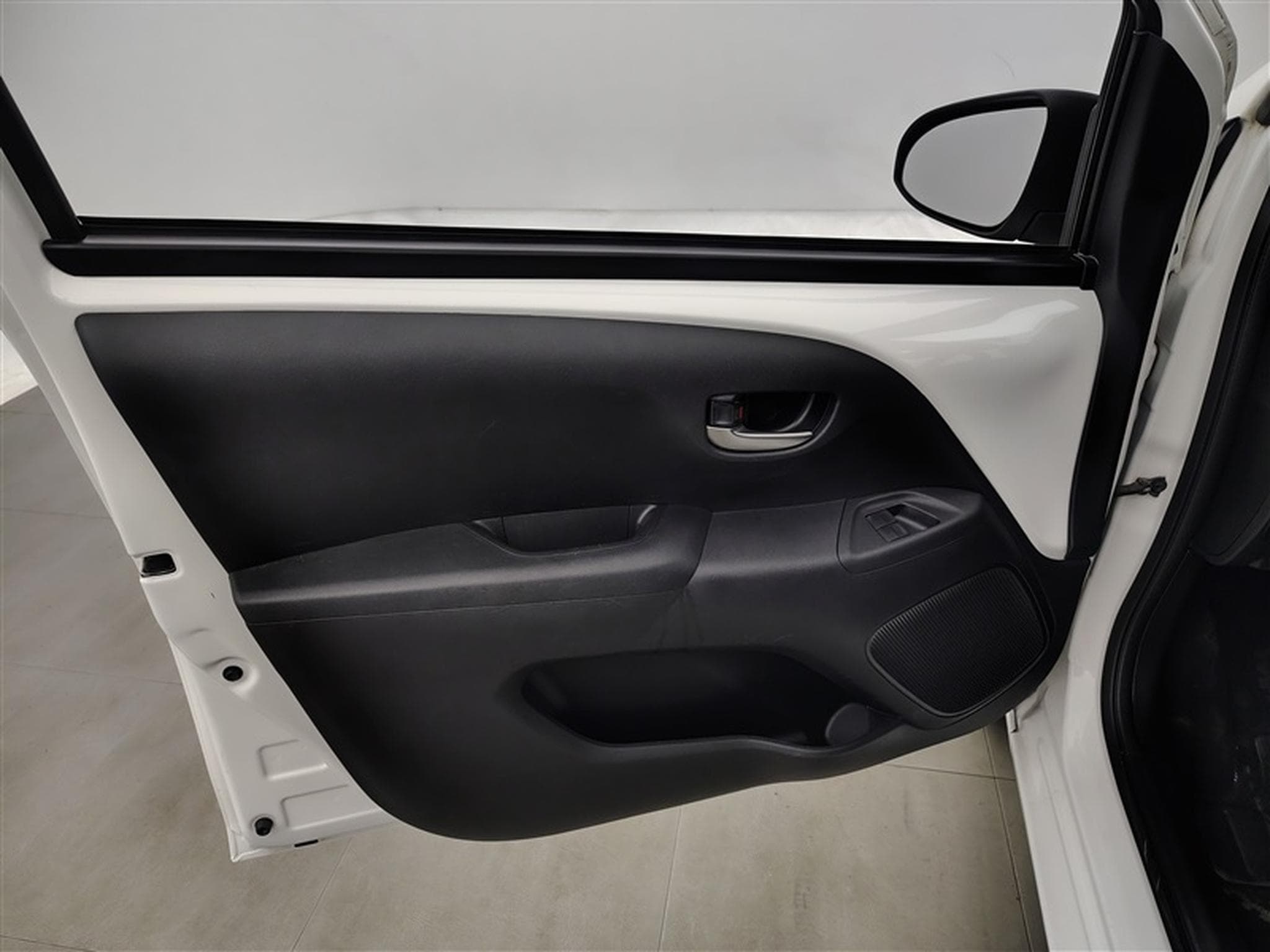 Toyota Aygo 1.0i VVT-i X-Play AUTO (2020) - Photo 16