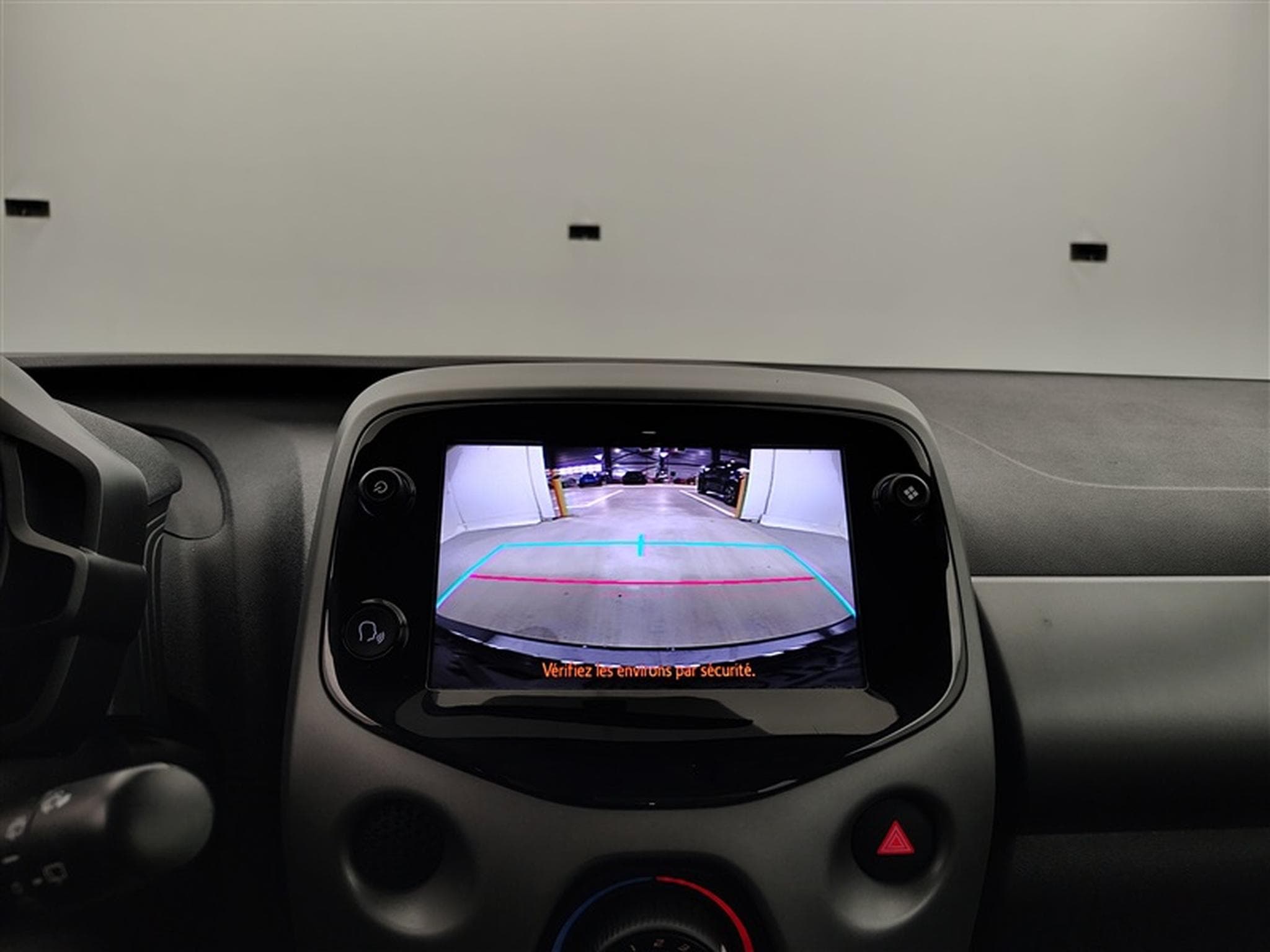 Toyota Aygo 1.0i VVT-i X-Play AUTO (2020) - Photo 17