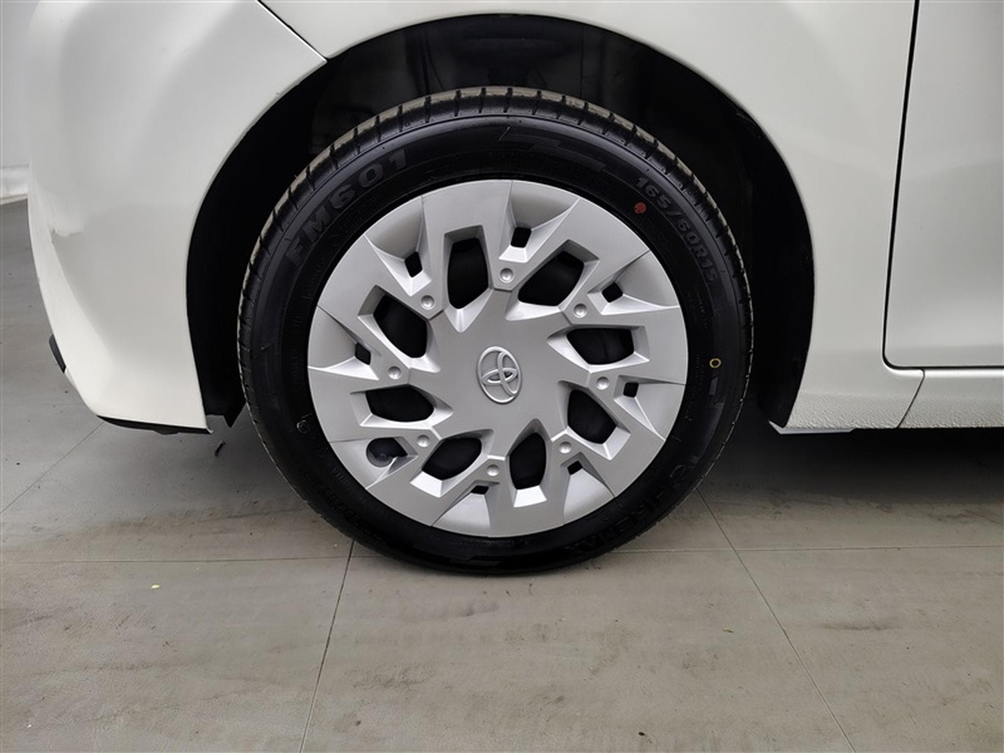Toyota Aygo 1.0i VVT-i X-Play AUTO (2020) - Photo 6