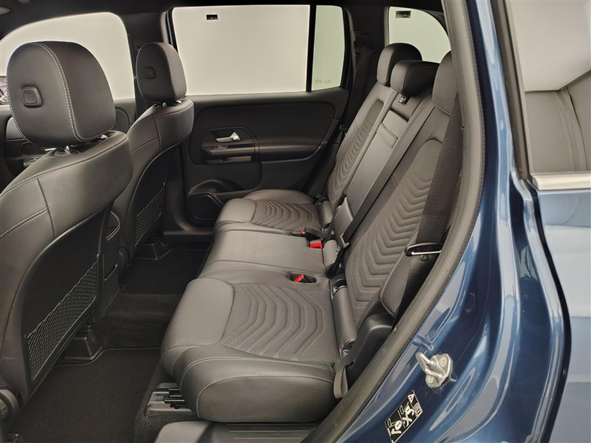 Mercedes GLB 180 180d Autom. Business Solution  S-CUIR / NAVI / FULL LED (2022) - Photo 12