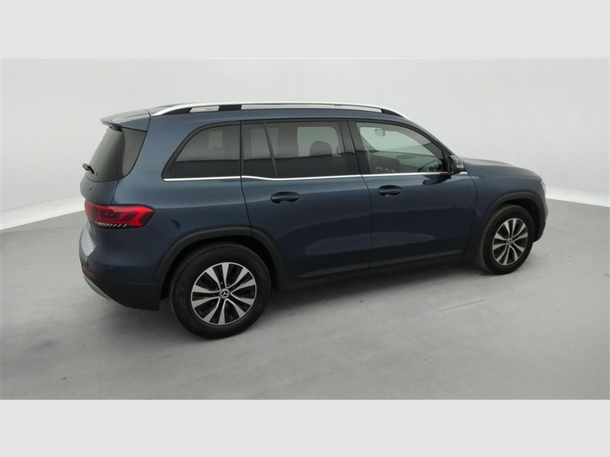 Mercedes GLB 180 180d Autom. Business Solution  S-CUIR / NAVI / FULL LED (2022) - Photo 25
