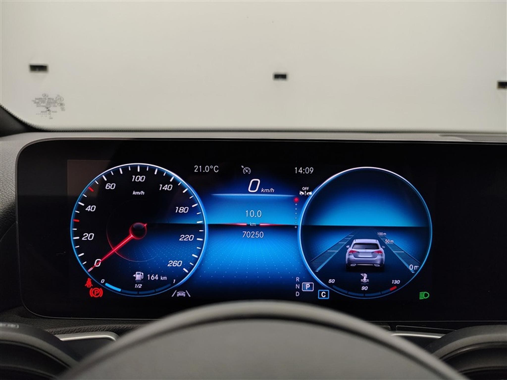 Mercedes GLB 180 180d Autom. Business Solution  S-CUIR / NAVI / FULL LED (2022) - Photo 9