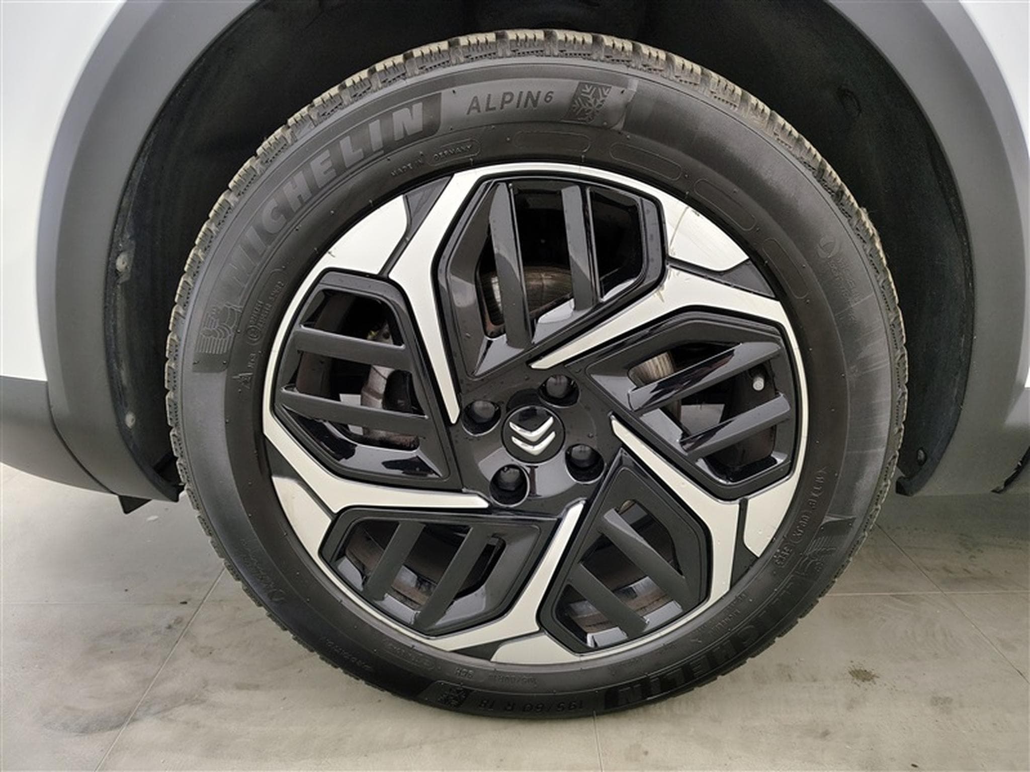 Citroen C4 1.2 PureTech Shine Pack CUIR/NAVI/FULL LED (2023) - Photo 6