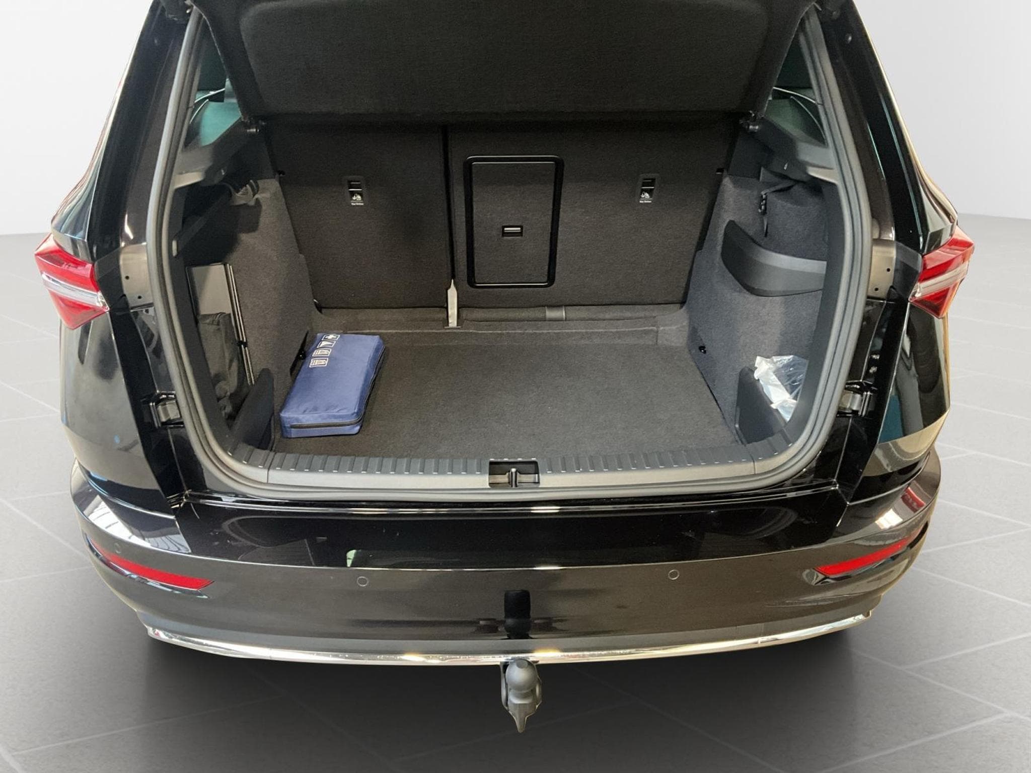 Skoda Karoq Sportline+DSG+4x4+Pano+AHK+Stand-H.+P.Travel-Ass. (2025) - Photo 17