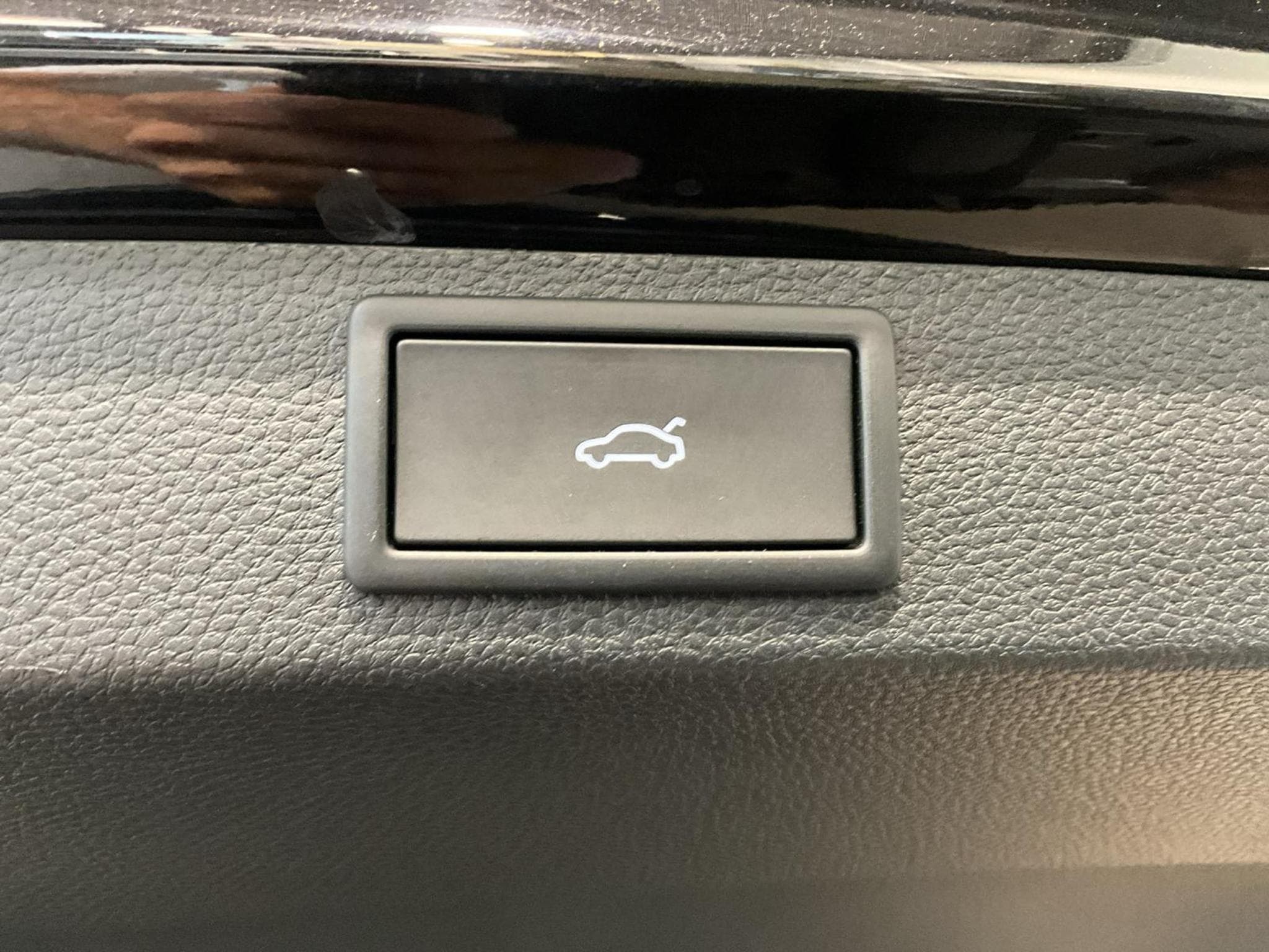 Skoda Karoq Sportline+DSG+4x4+Pano+AHK+Stand-H.+P.Travel-Ass. (2025) - Photo 19