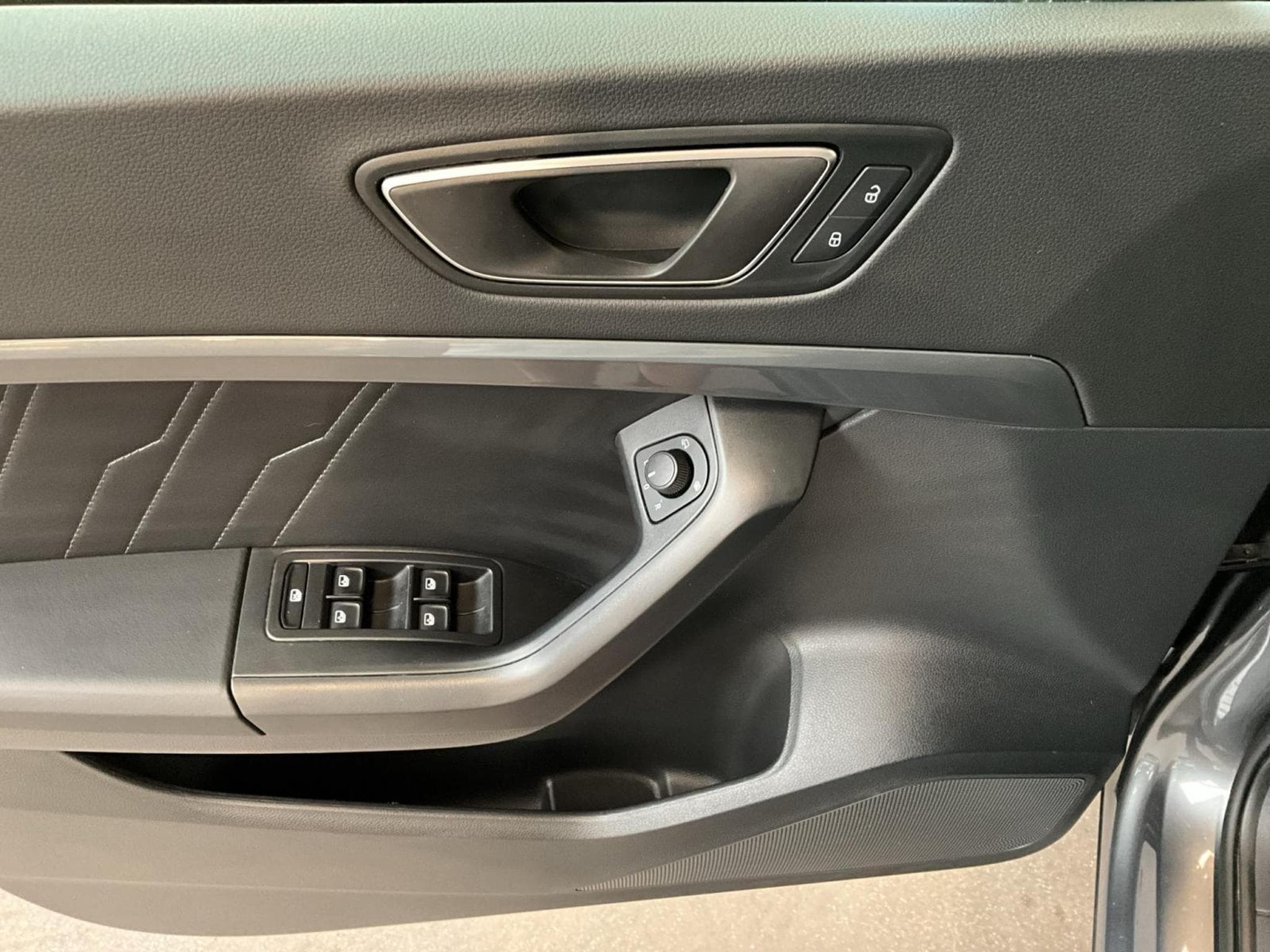 Seat Ateca Style+DSG+P.Black-Ext.+RearView+Dinamica+FullLink+AHK (2022) - Photo 14