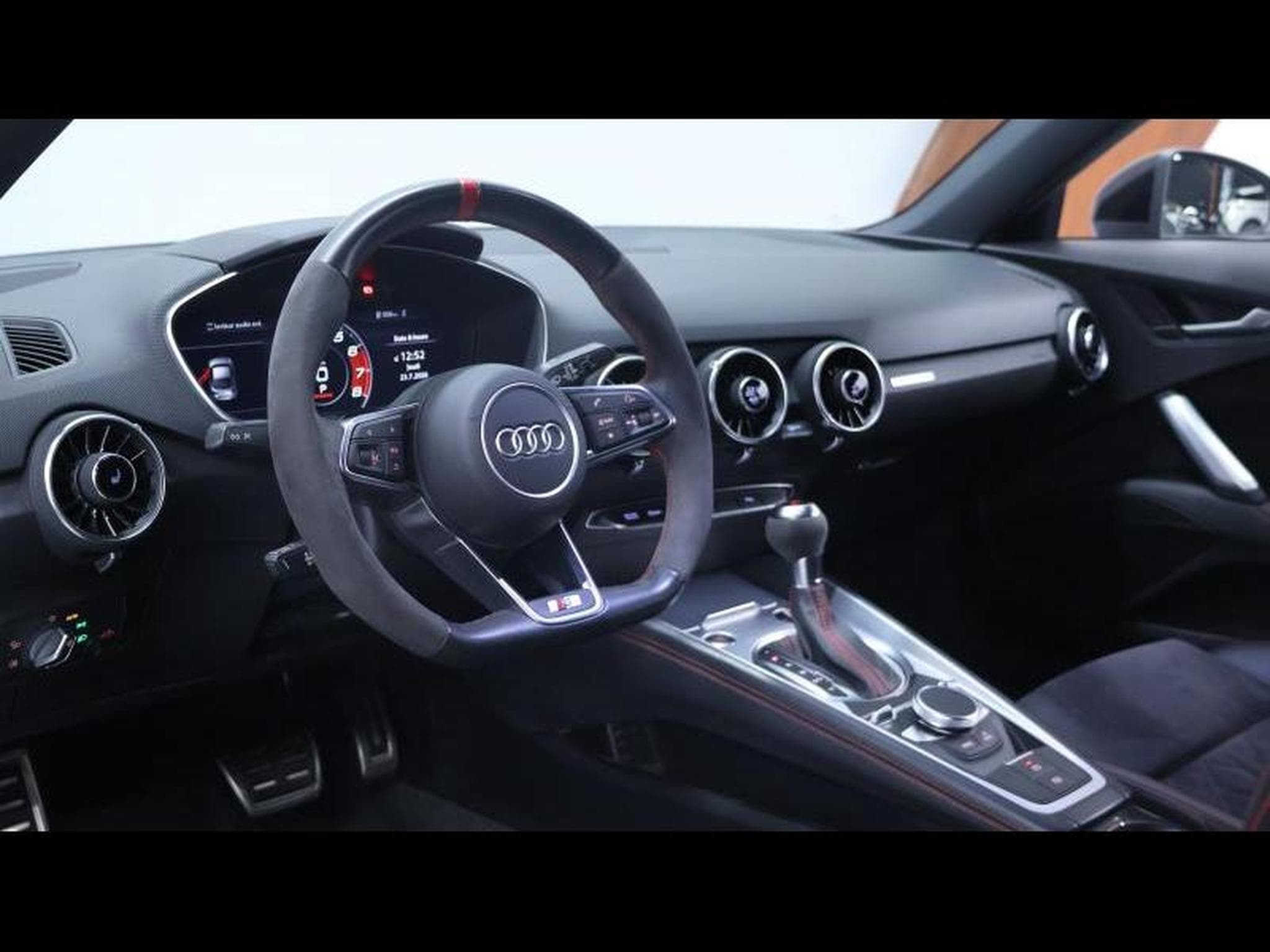 Audi TT Coupé S-Line Competition 2.0 TFSI 197 S-Tronic (2022) - Photo 17