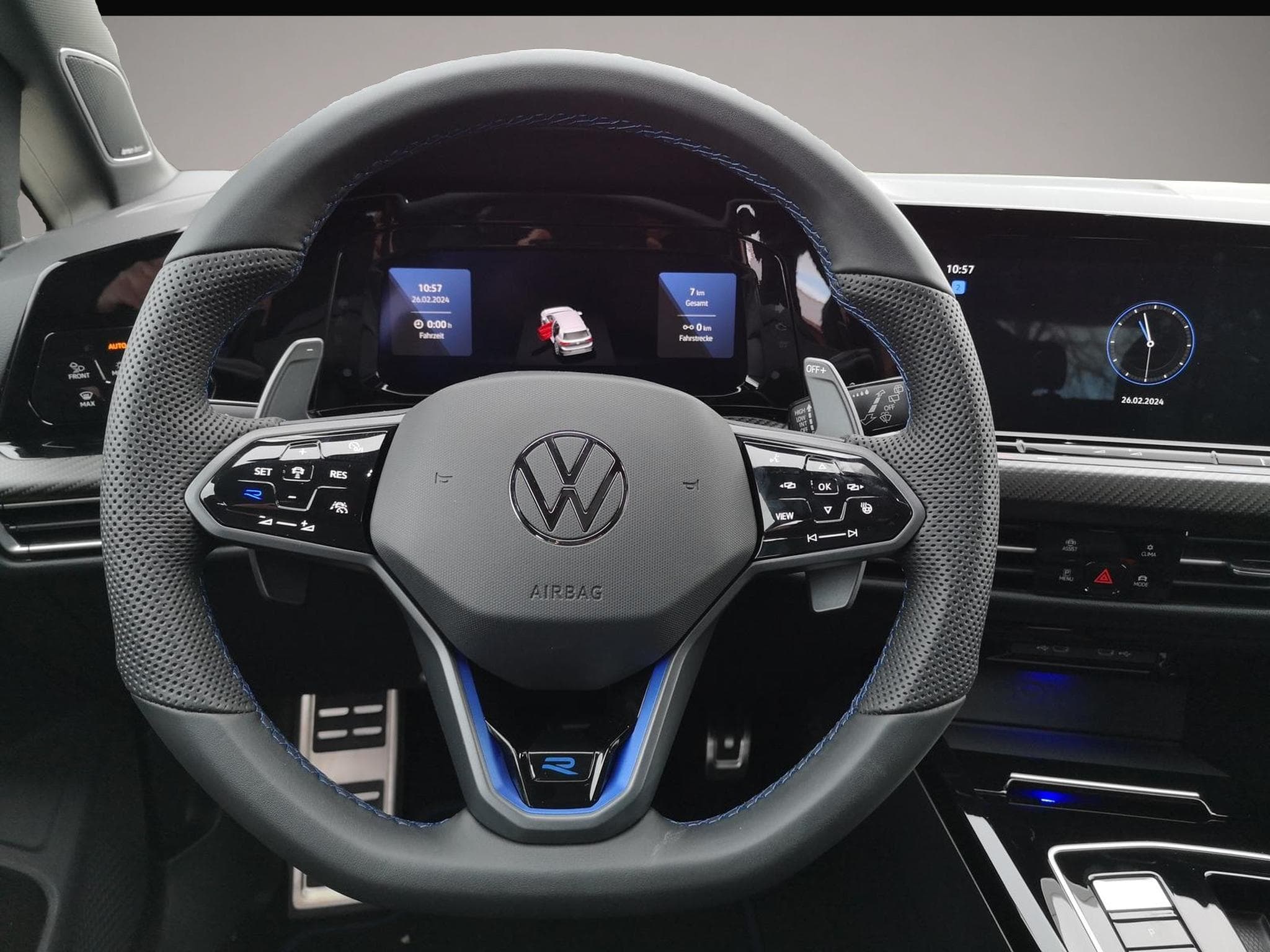 VW Golf (2024) - Photo 3
