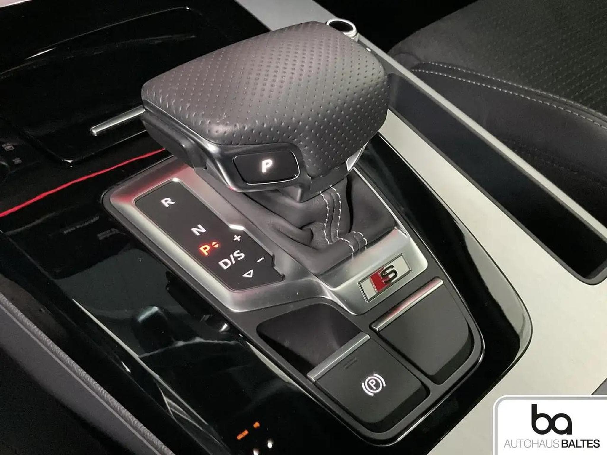 Audi SQ5 (2023) - Photo 11