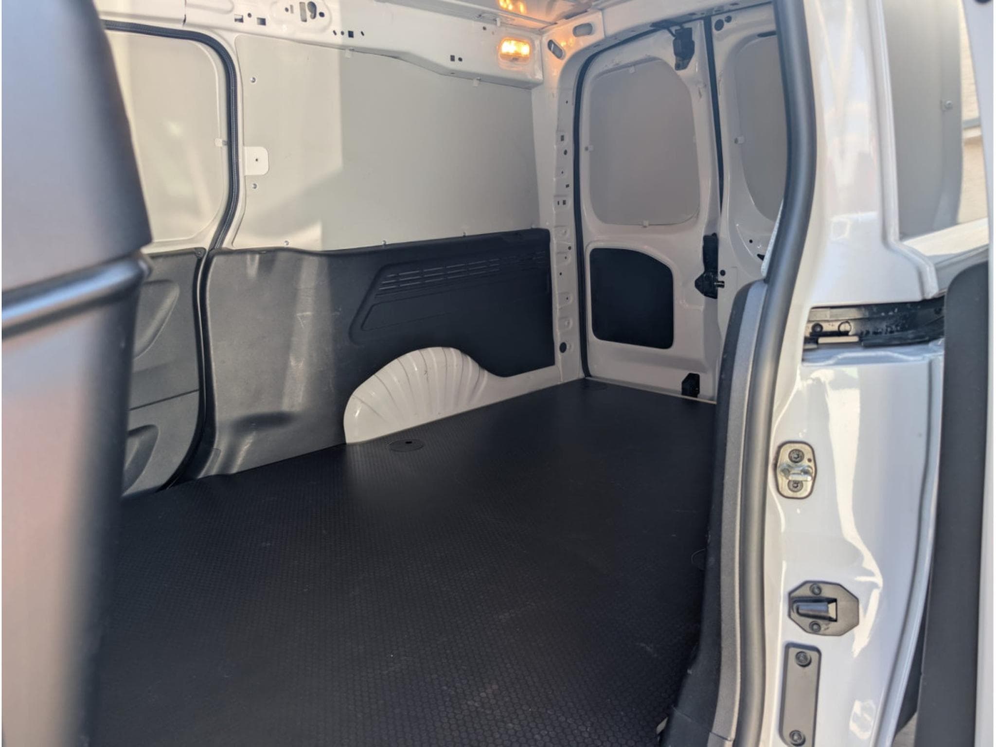 Toyota Proace CITY LWB 1.5L 100HP ACTIVE * GARANTIE CONSTRUCTEUR 9 ANS* (2025) - Photo 4