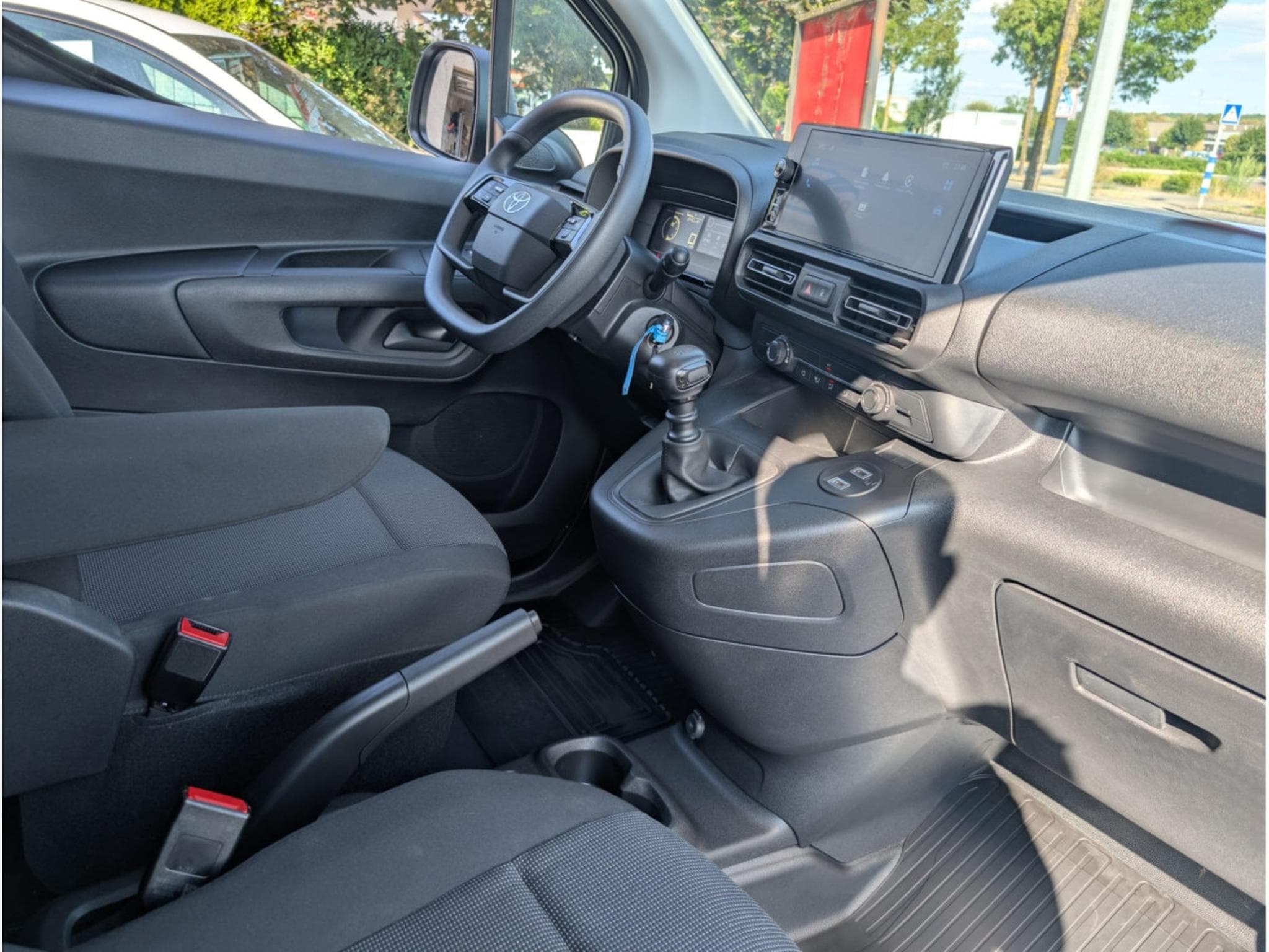 Toyota Proace CITY LWB 1.5L 100HP ACTIVE * GARANTIE CONSTRUCTEUR 9 ANS* (2025) - Photo 6