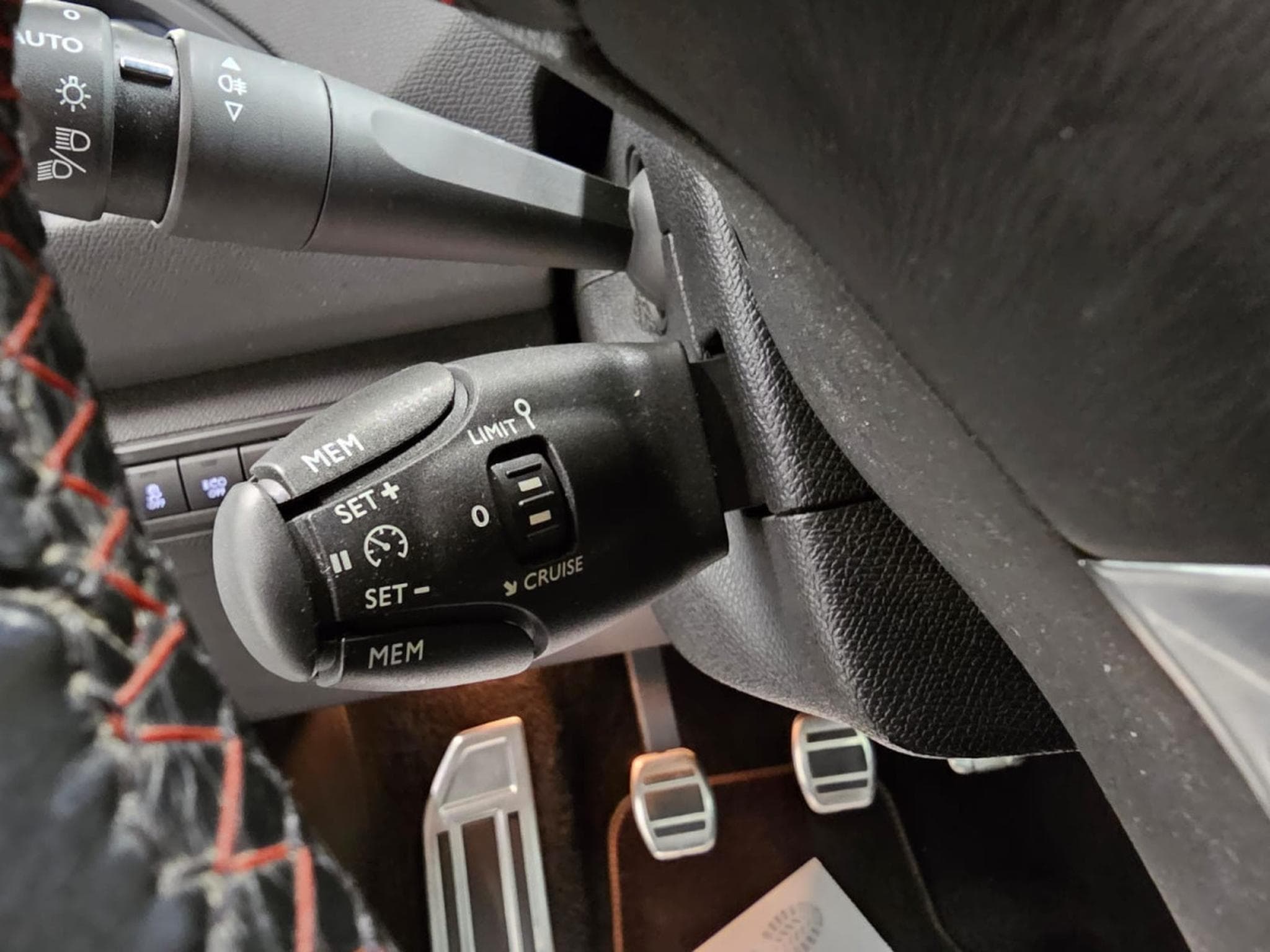 Peugeot 308 SW GT 205 PANO CUIR NAVI (2016) - Photo 10