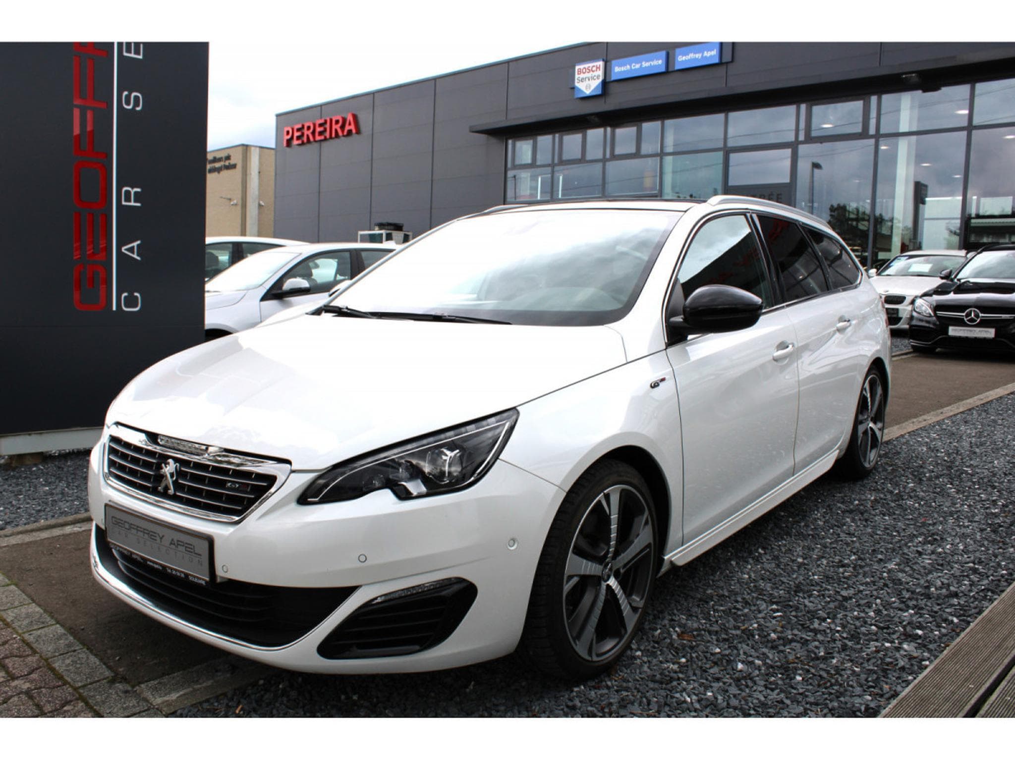Peugeot 308 SW GT 205 PANO CUIR NAVI (2016) - Photo 2