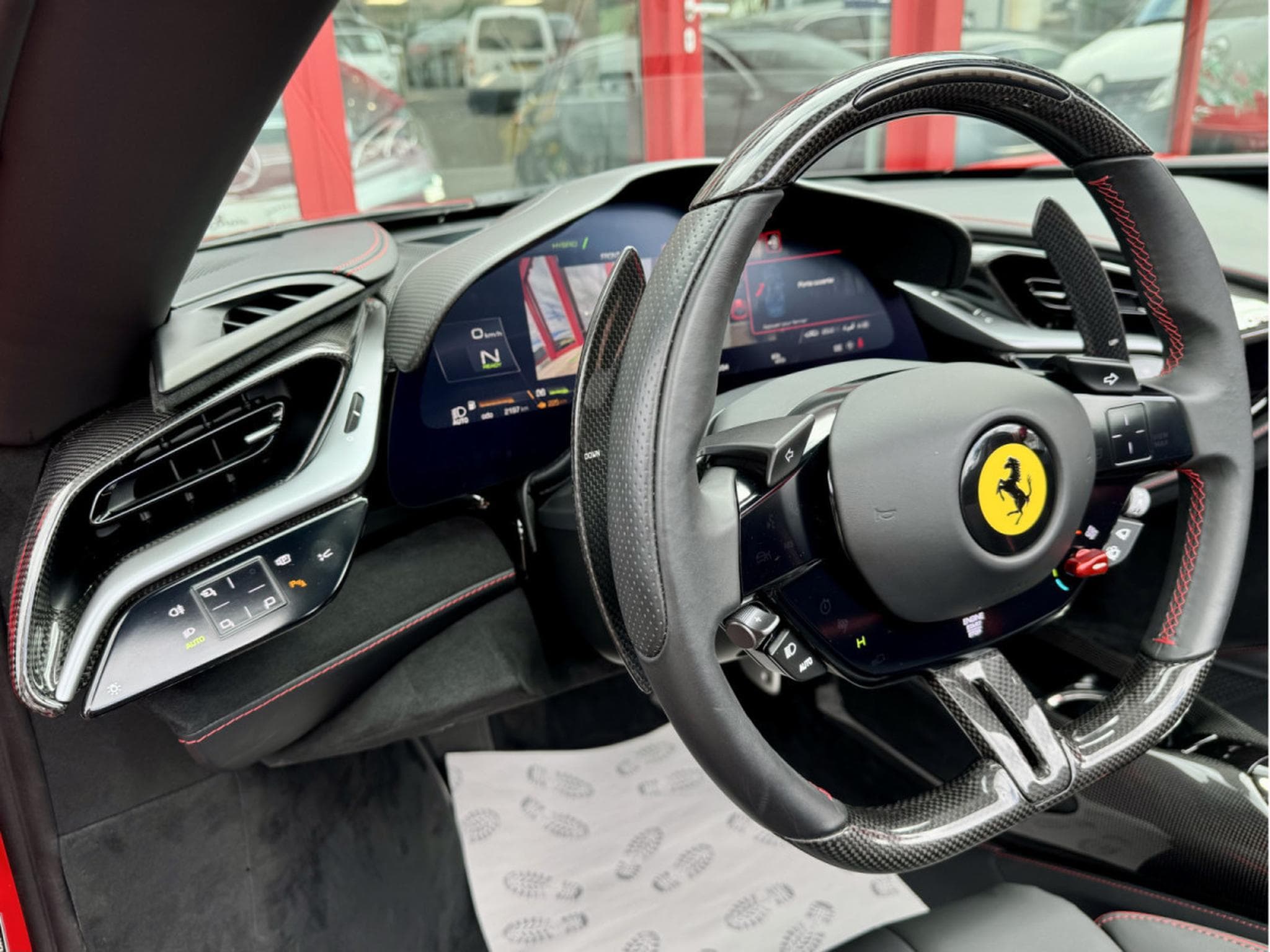 Ferrari SF90 REPRISES POSSIBLE ... INZAHLUNGEN MÖGLICH Full options Great (2023) - Photo 14