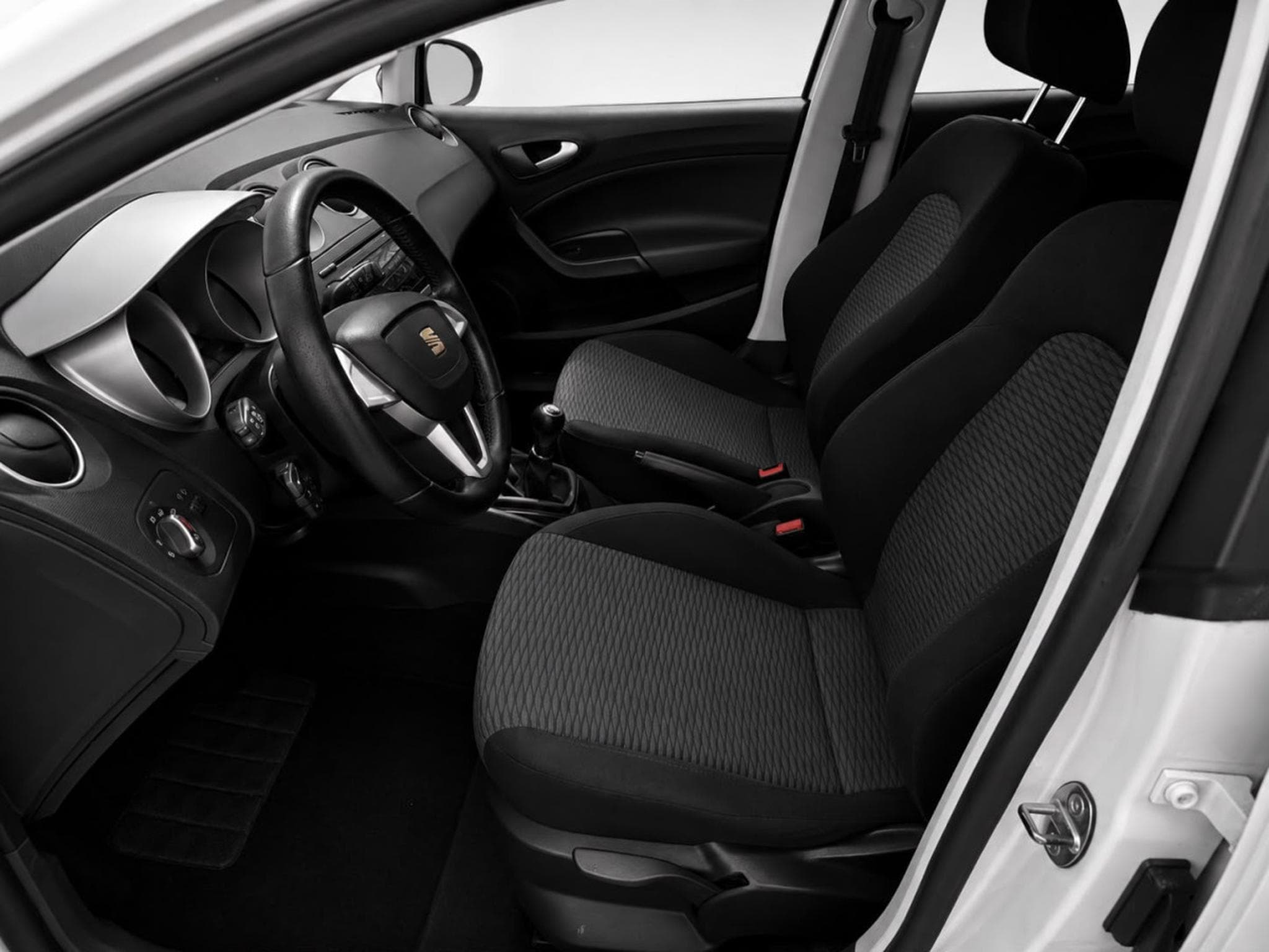 Seat Ibiza 1.6 Tdi 105 Style (2011) - Photo 7