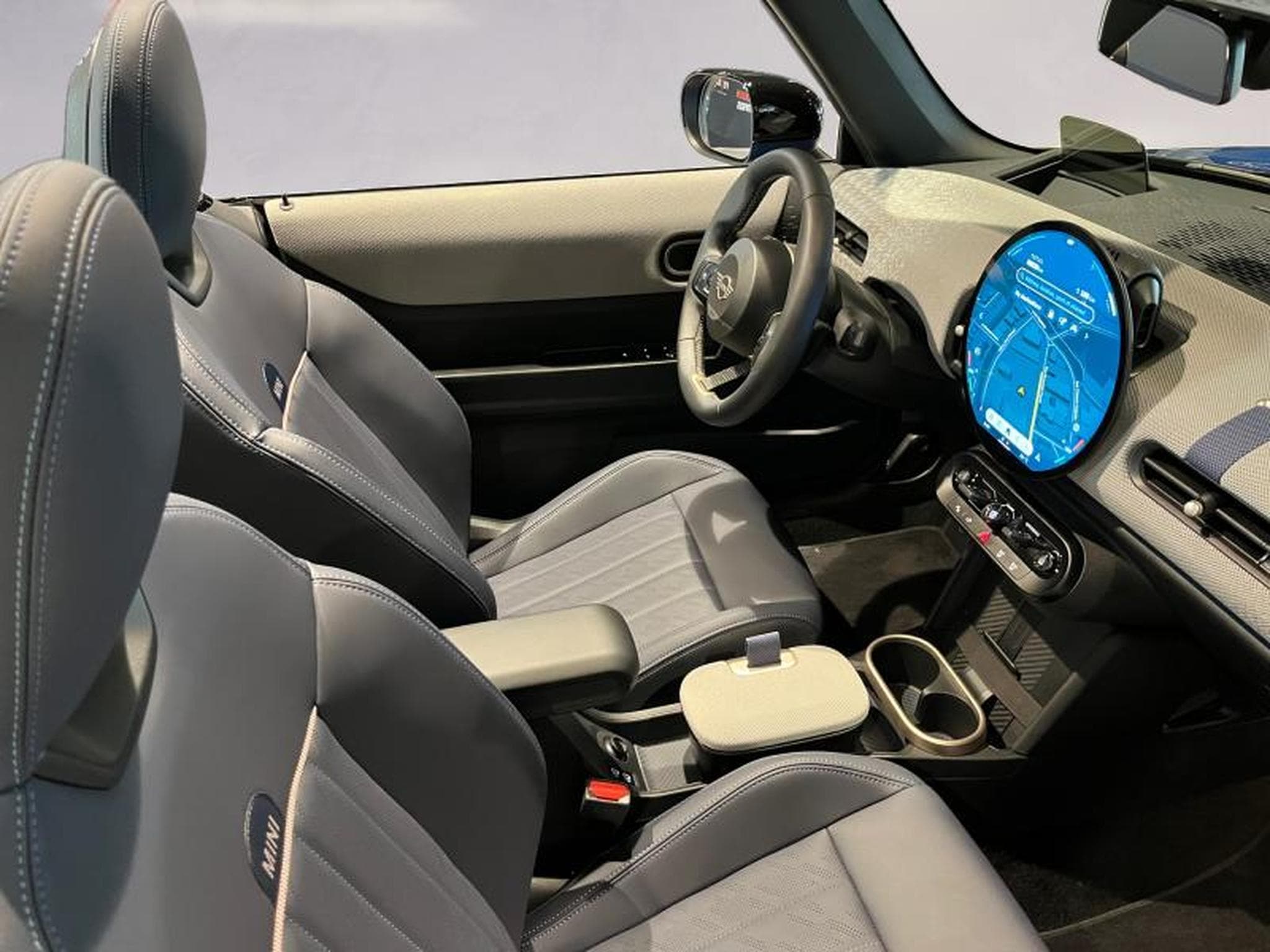 MINI Cooper Cooper S Cabrio (2025) - Photo 12