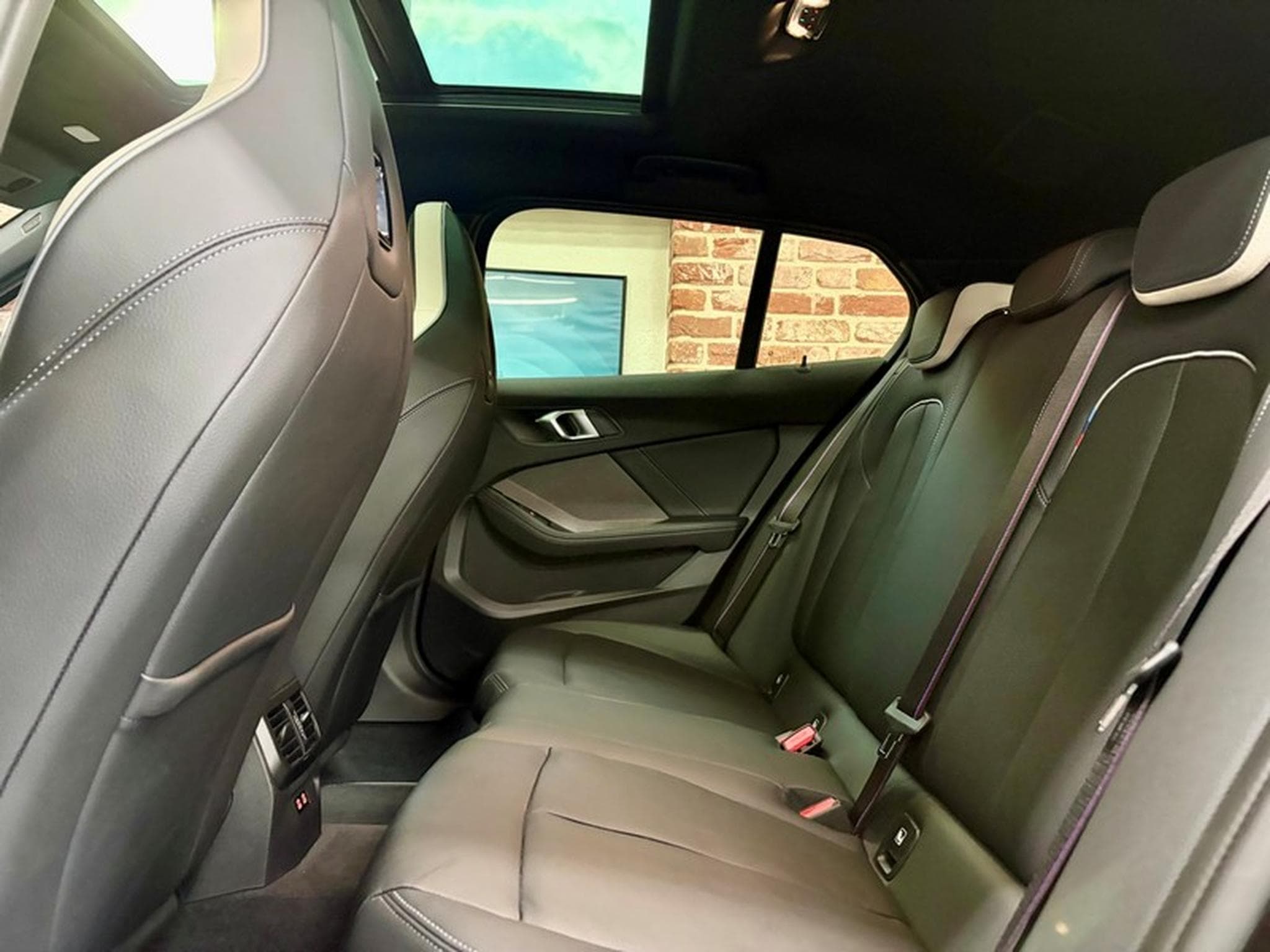 BMW 120 120dA 2.0 190cv Auto M-EDITION (2024) - Photo 6
