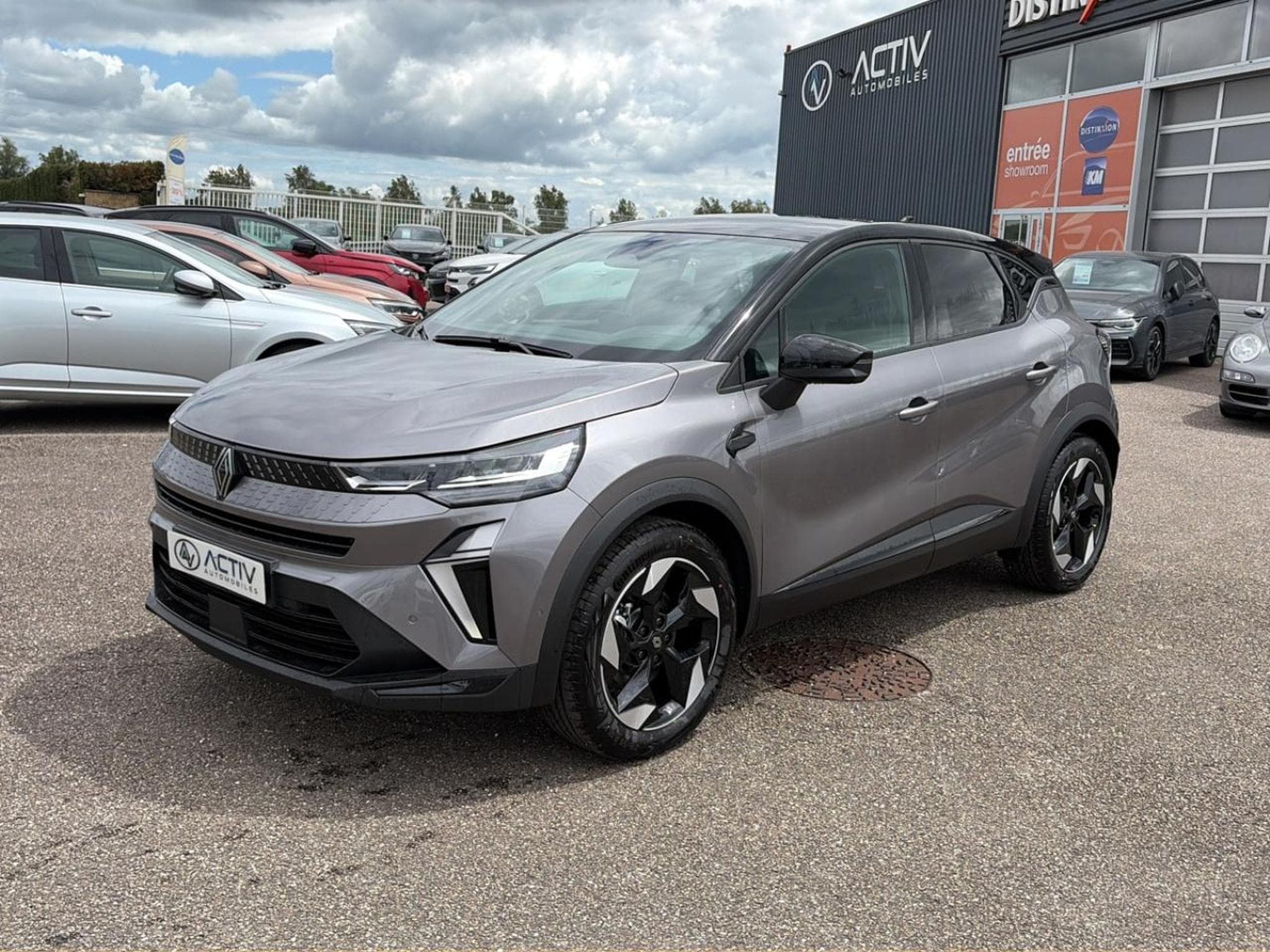 Renault Captur 1.8 E-TECH FULL HYBRID 160 TECHNO (2026) - Photo 1