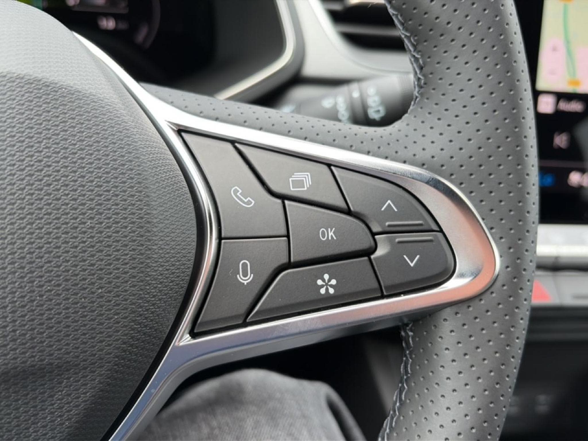 Renault Captur 1.8 E-TECH FULL HYBRID 160 TECHNO (2026) - Photo 16