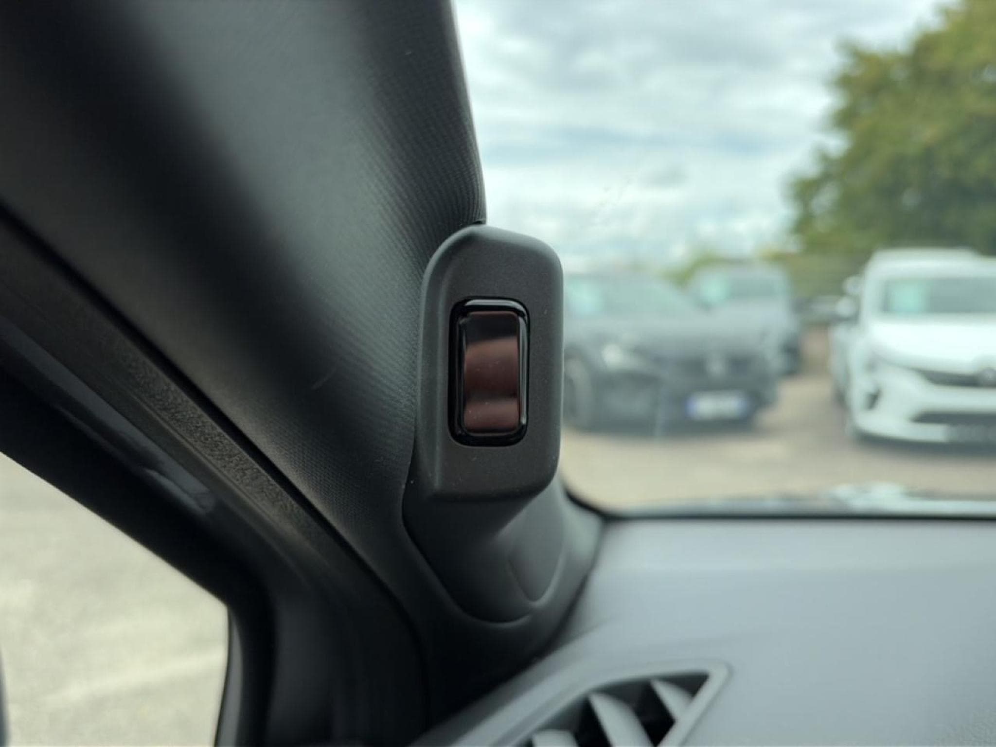 Renault Captur 1.8 E-TECH FULL HYBRID 160 TECHNO (2026) - Photo 17