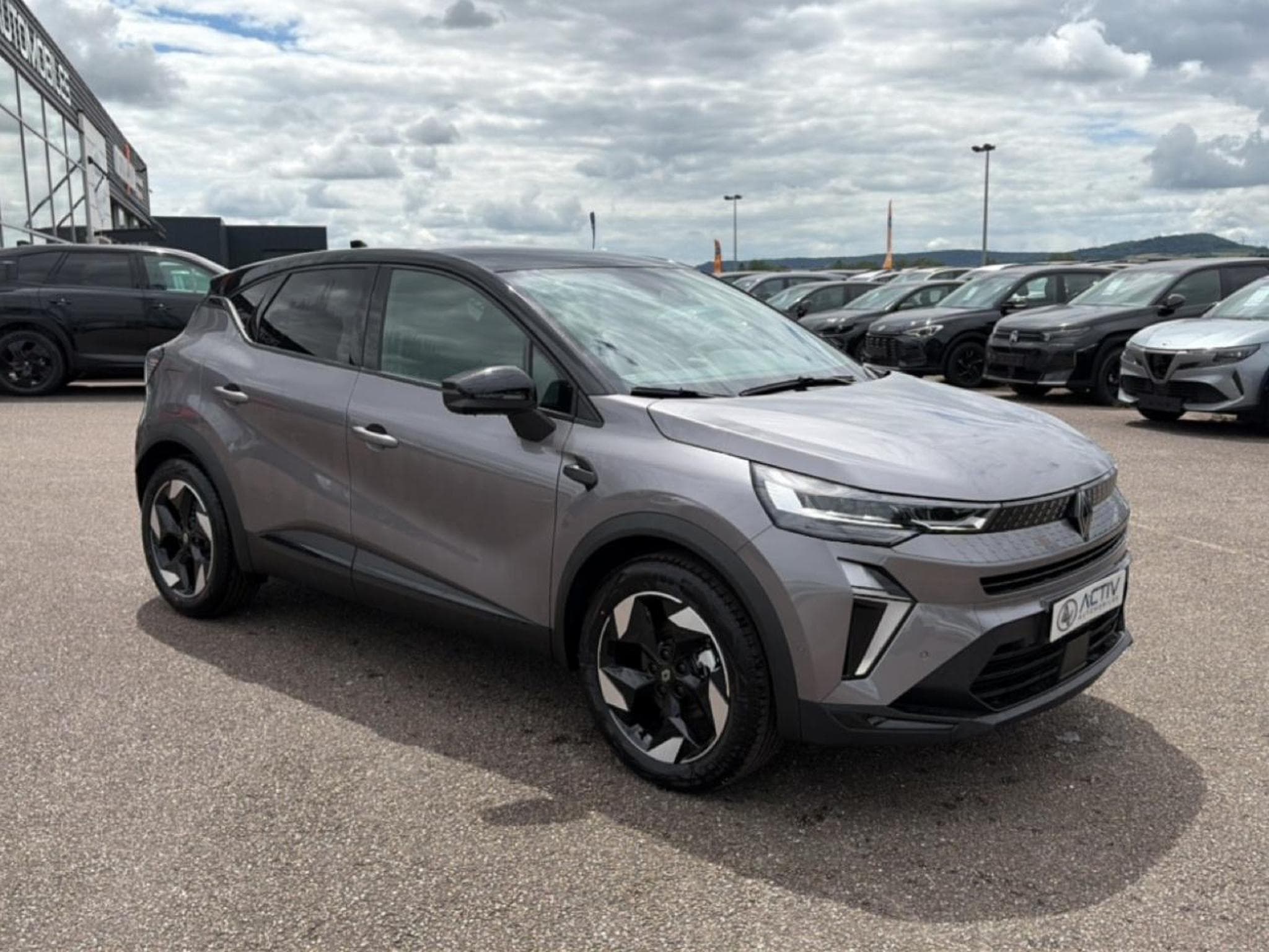 Renault Captur 1.8 E-TECH FULL HYBRID 160 TECHNO (2026) - Photo 3
