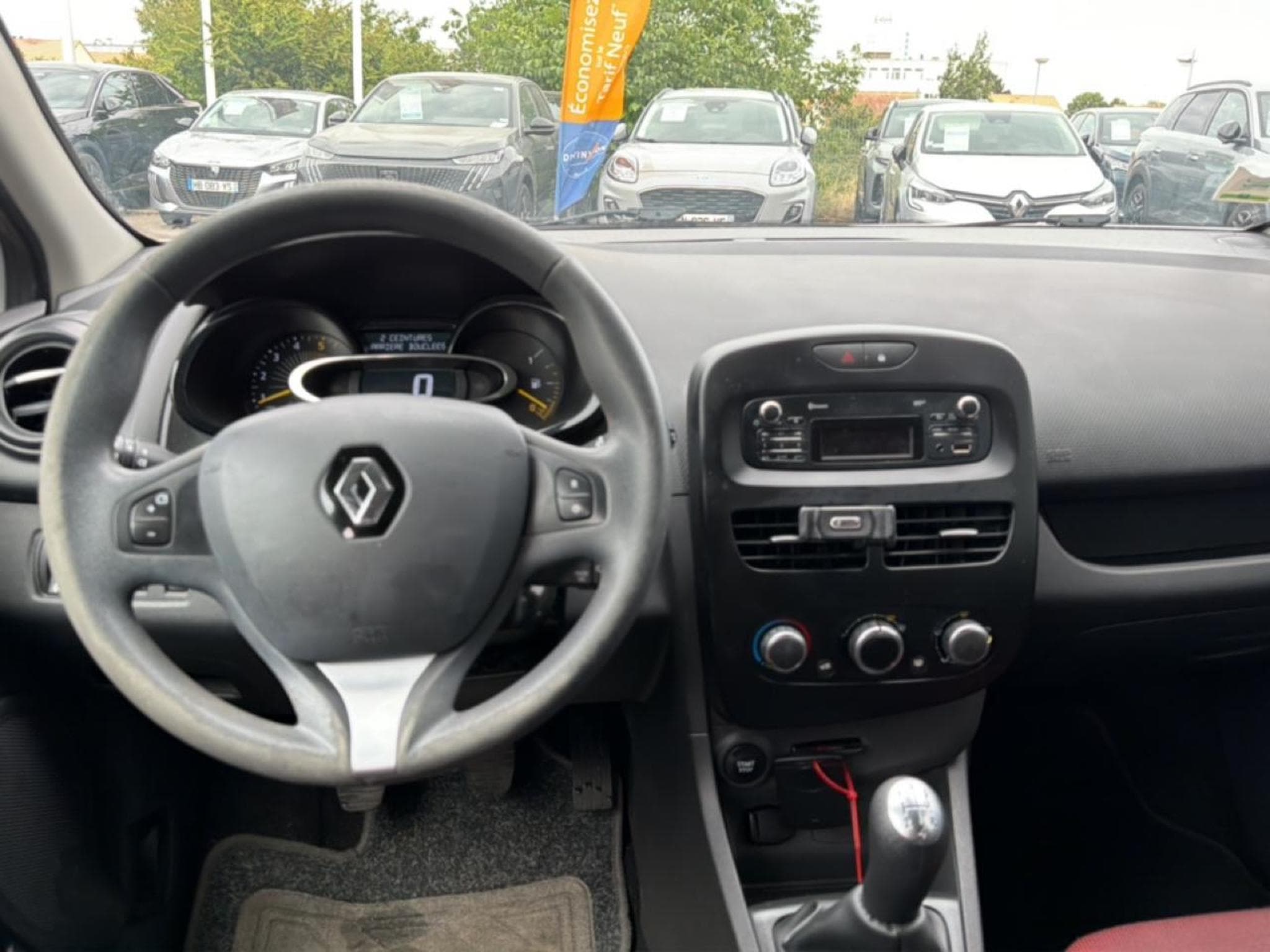 Renault CLIO IV 1.5 DCI 75 ENERGY LIFE (2016) - Photo 10