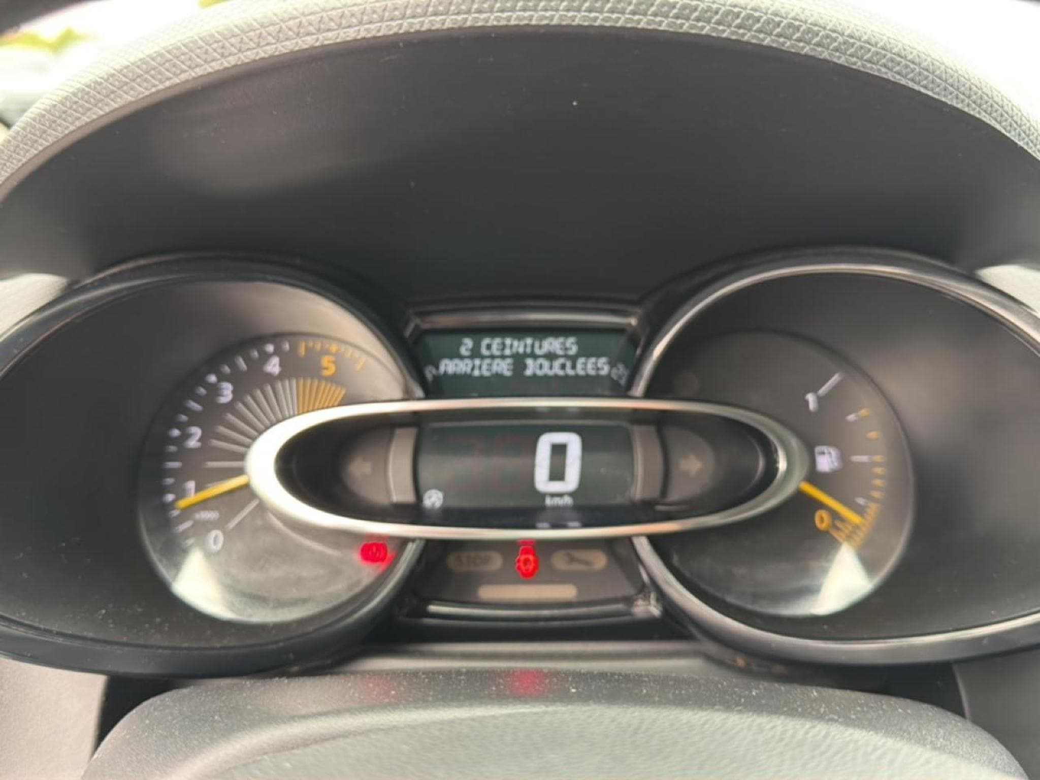 Renault CLIO IV 1.5 DCI 75 ENERGY LIFE (2016) - Photo 18