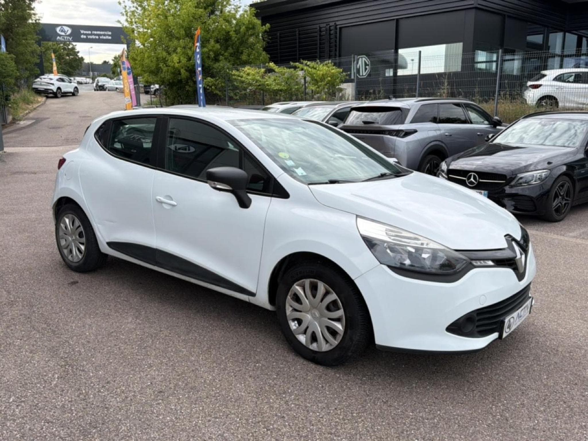 Renault CLIO IV 1.5 DCI 75 ENERGY LIFE (2016) - Photo 3
