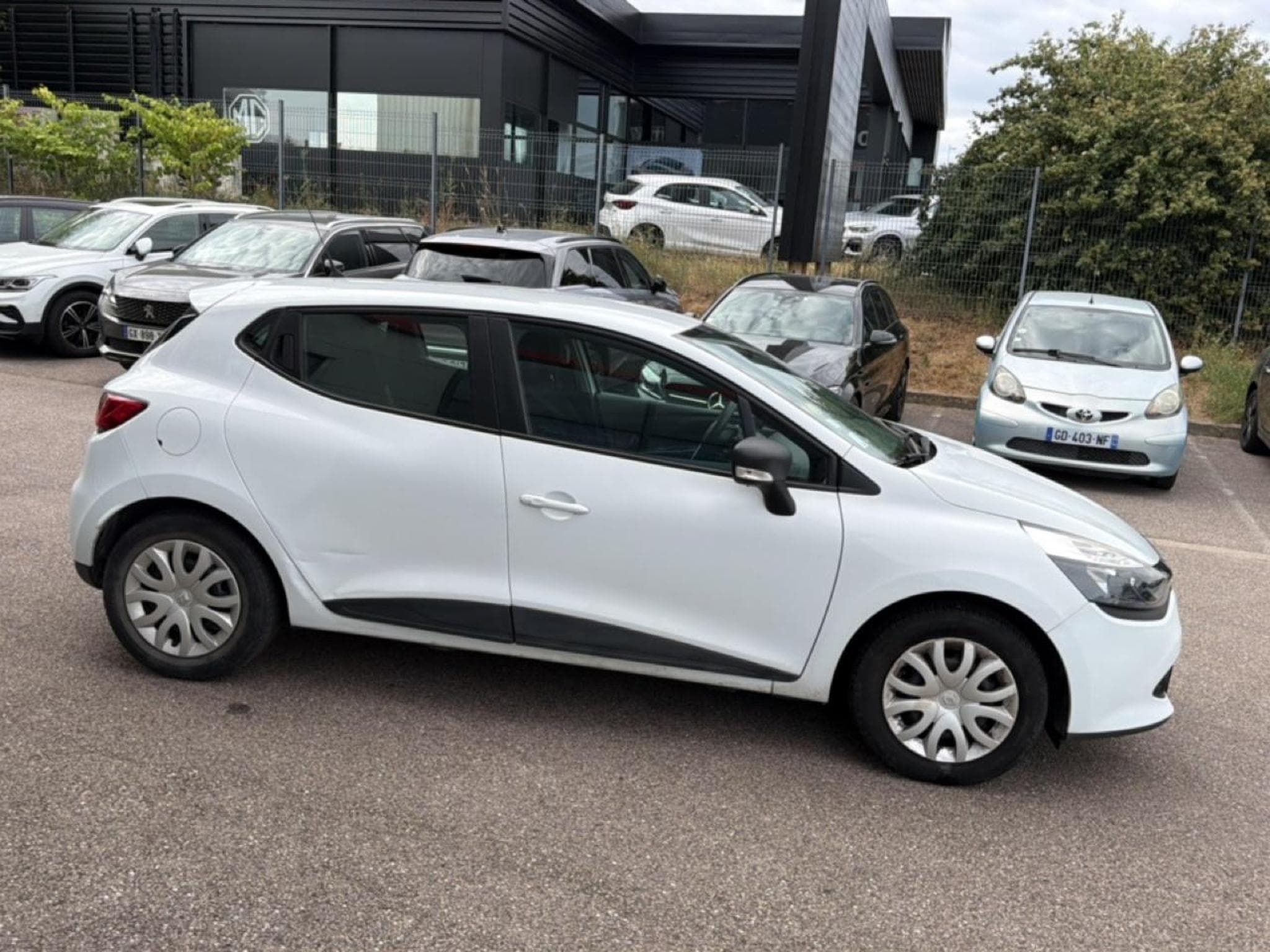 Renault CLIO IV 1.5 DCI 75 ENERGY LIFE (2016) - Photo 4