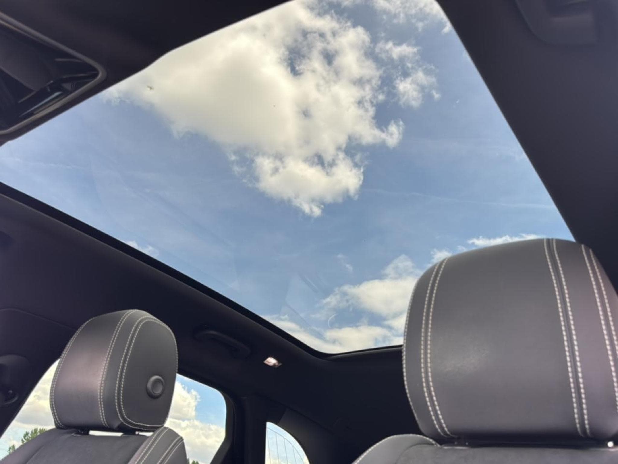 Land-Rover RANGE ROVER VELAR 2.0 P400E 404 PHEV R-DYNAMIC SE AWD BVA (2021) - Photo 10