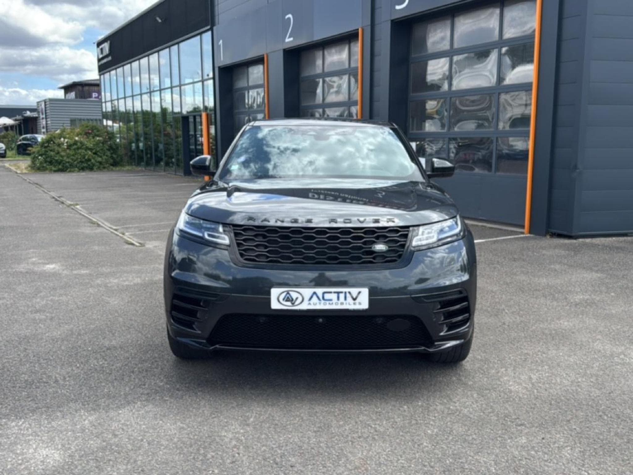 Land-Rover RANGE ROVER VELAR 2.0 P400E 404 PHEV R-DYNAMIC SE AWD BVA (2021) - Photo 2