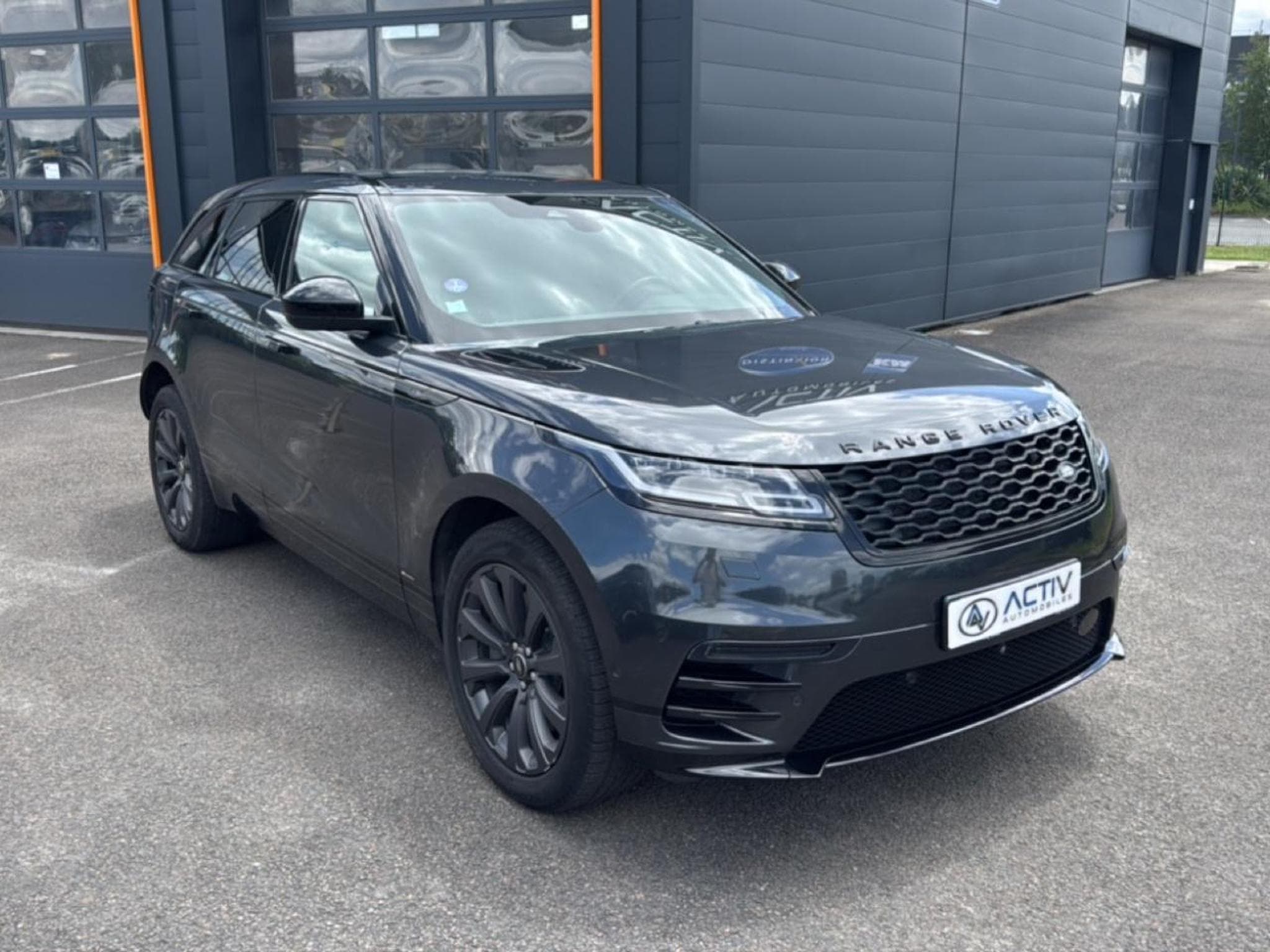 Land-Rover RANGE ROVER VELAR 2.0 P400E 404 PHEV R-DYNAMIC SE AWD BVA (2021) - Photo 3