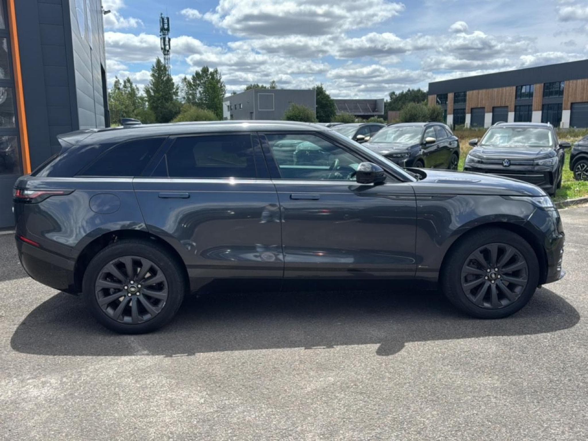 Land-Rover RANGE ROVER VELAR 2.0 P400E 404 PHEV R-DYNAMIC SE AWD BVA (2021) - Photo 4