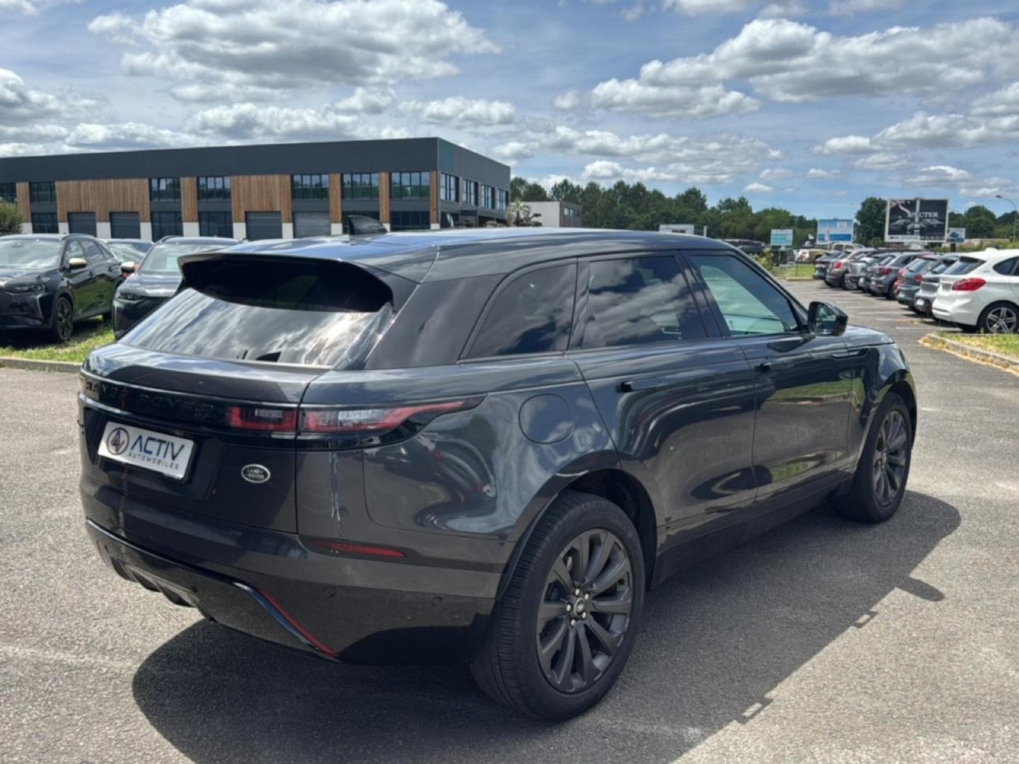 Land-Rover RANGE ROVER VELAR 2.0 P400E 404 PHEV R-DYNAMIC SE AWD BVA (2021) - Photo 5