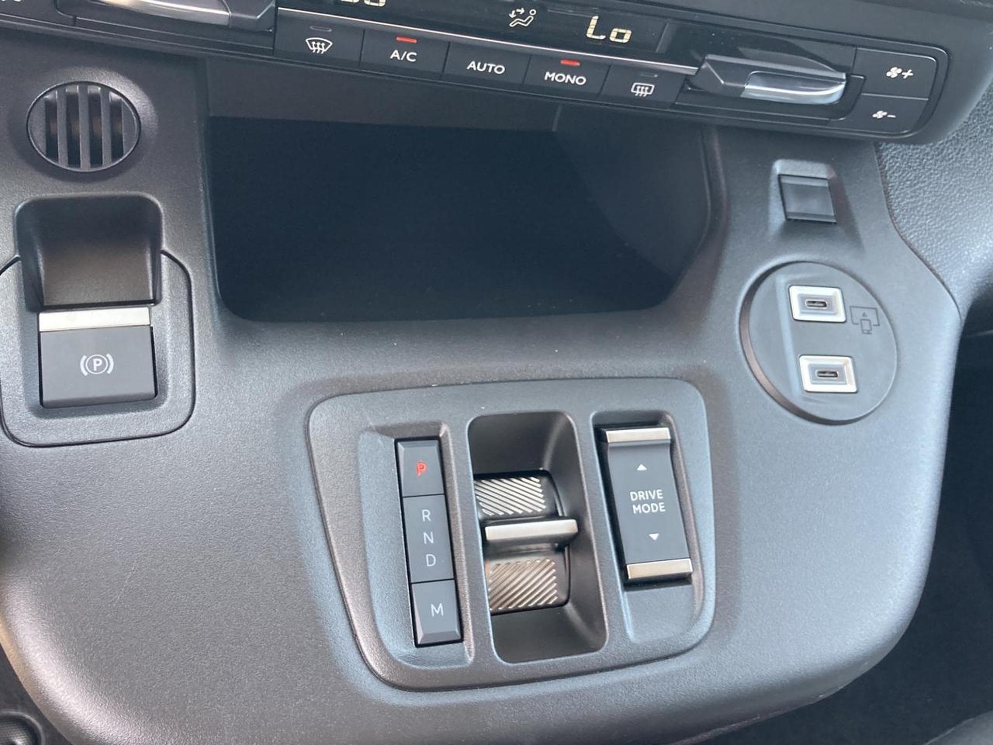 Citroen BERLINGO N1 1.5 BLUE HDI 130 M PLUS EAT8 (2026) - Photo 18