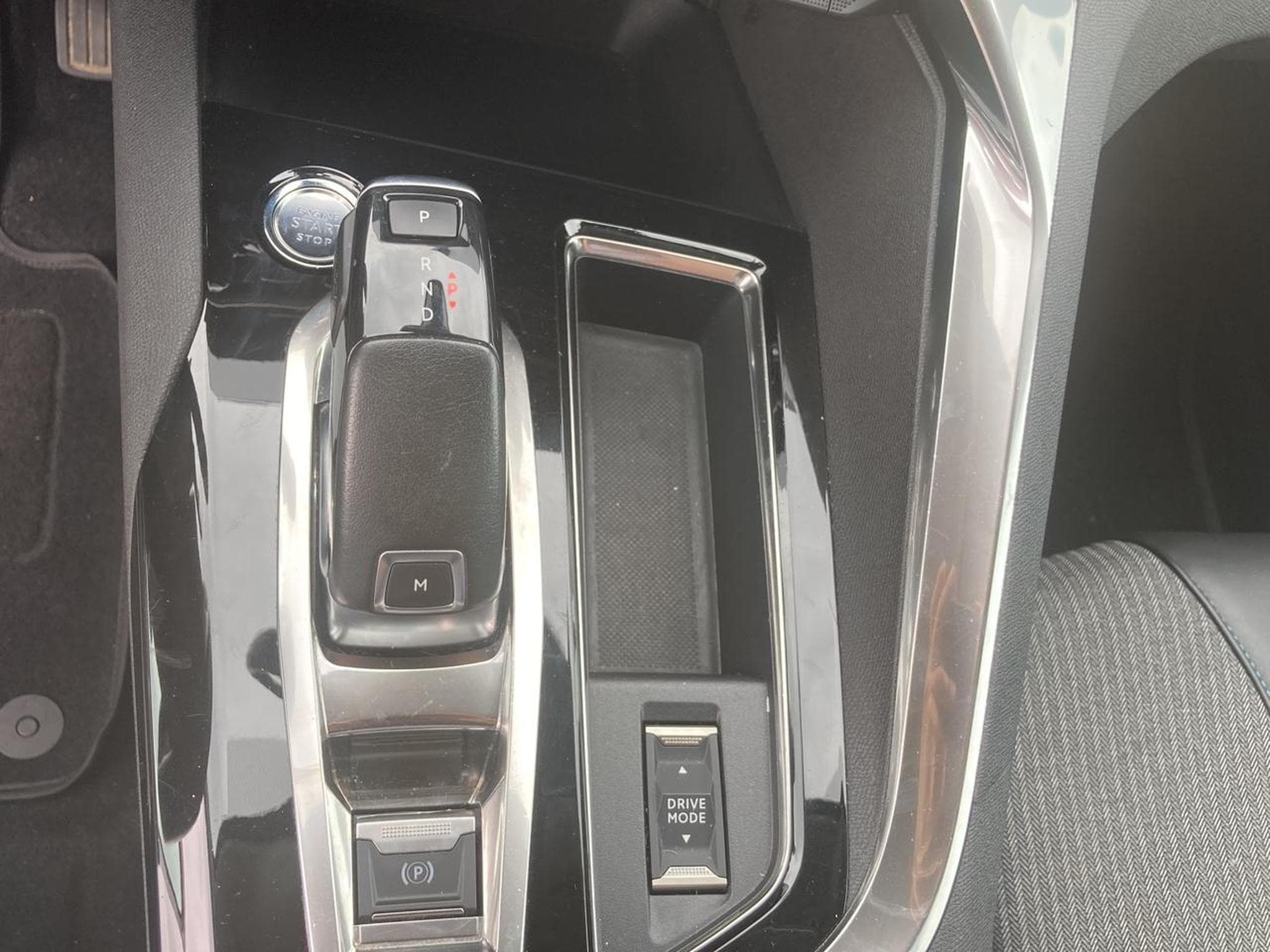 Peugeot 3008 1.5 BLUEHDI 130 ALLURE PACK EAT8 (2021) - Photo 18