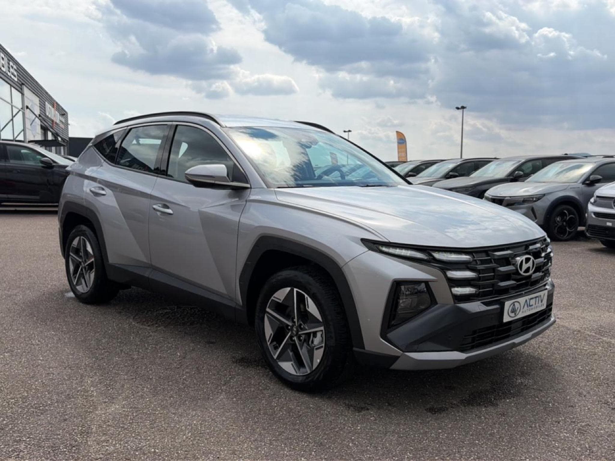 Hyundai TUCSON 1.6 T-GDI 239 HYBRID INTUITIVE (2026) - Photo 3