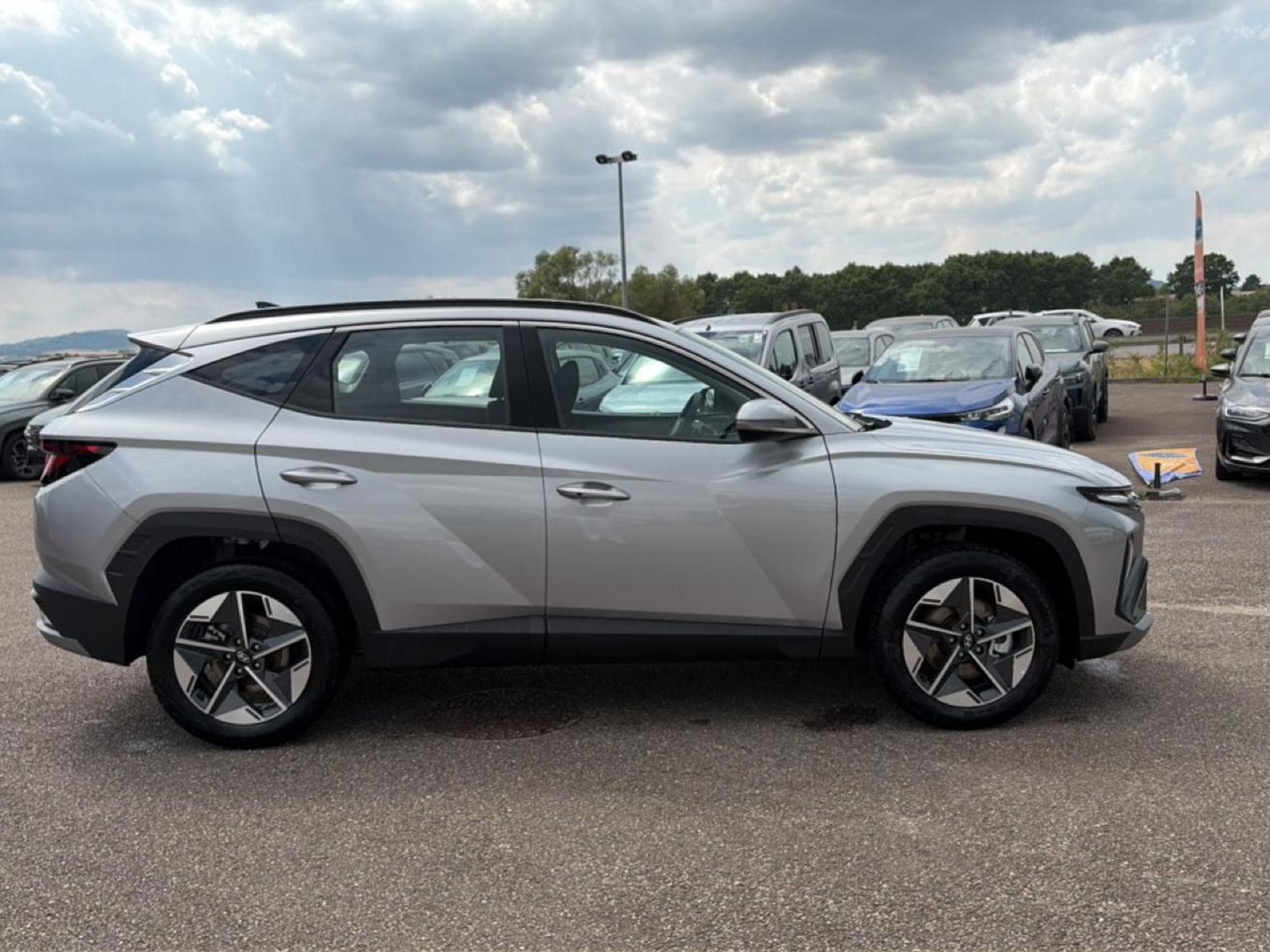 Hyundai TUCSON 1.6 T-GDI 239 HYBRID INTUITIVE (2026) - Photo 4