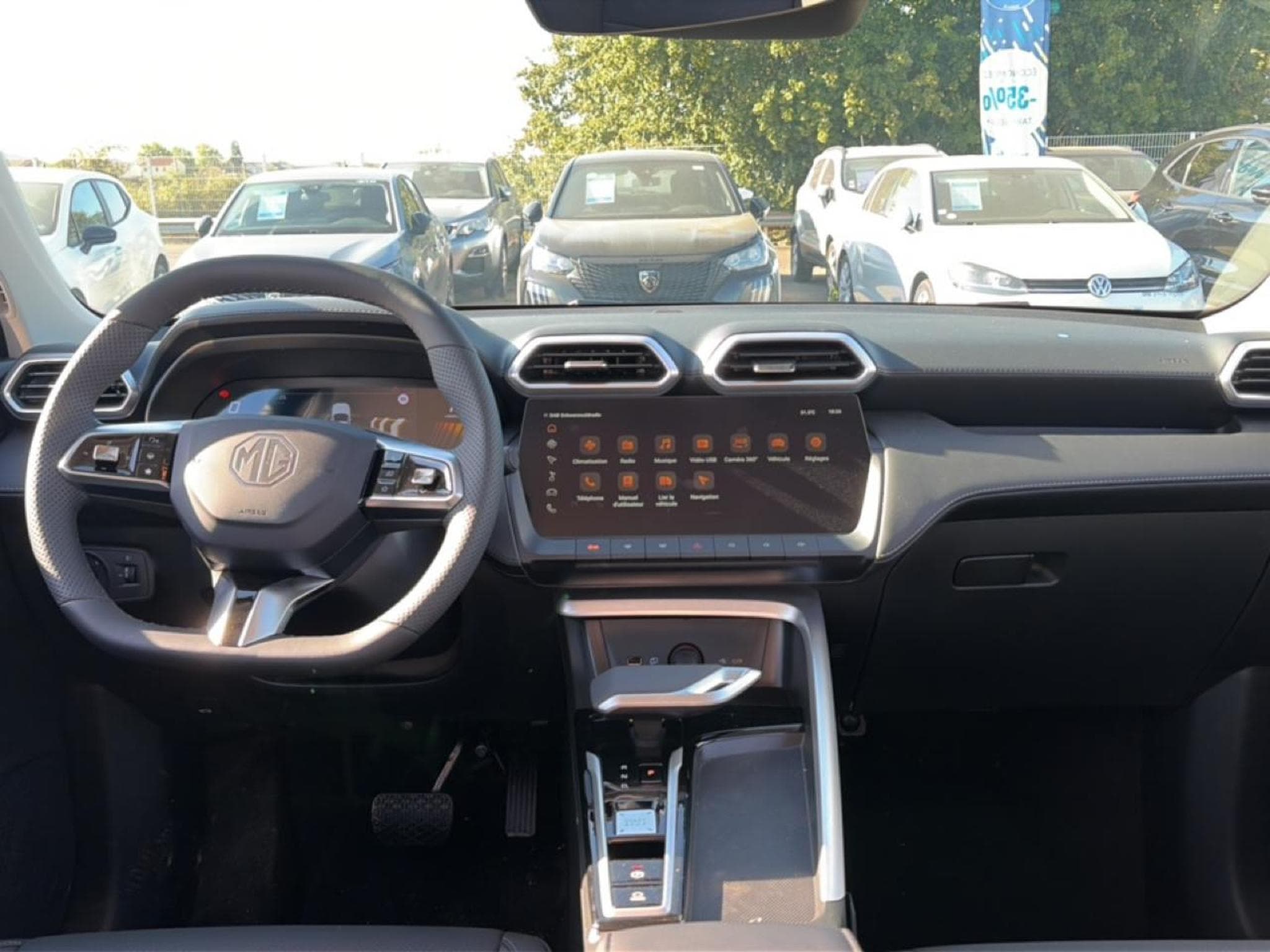 Mg Motor ZS 1.5 HYBRID+ 197 LUXURY (2026) - Photo 10