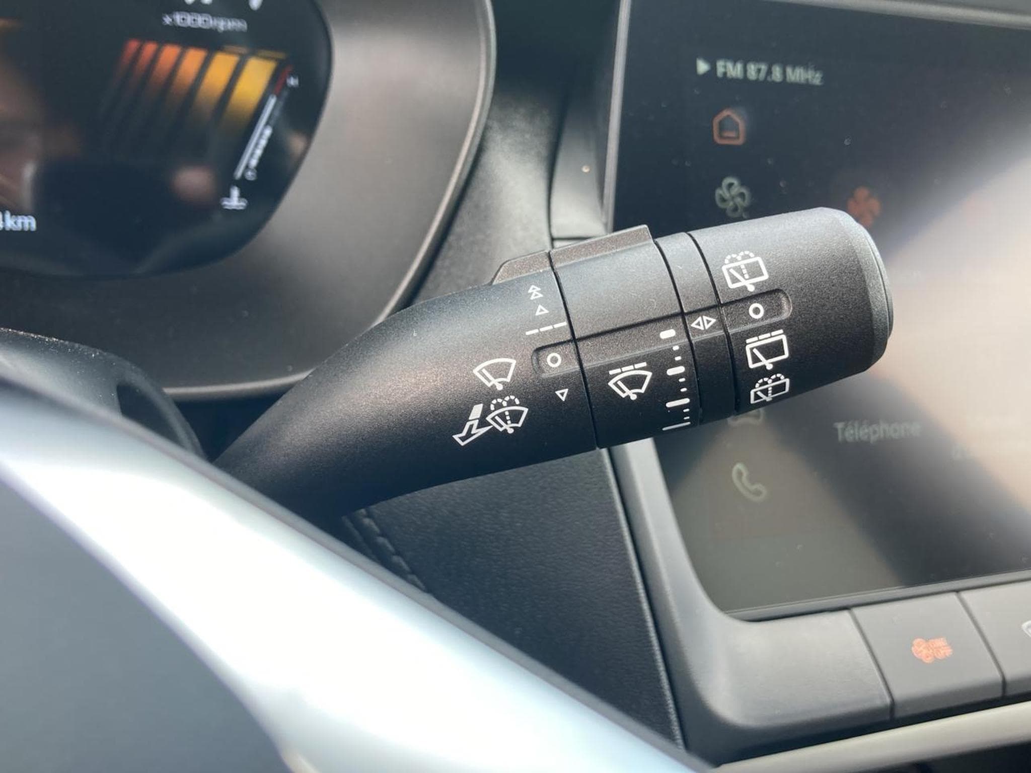 Mg Motor ZS 1.5 HYBRID+ 197 LUXURY (2026) - Photo 19