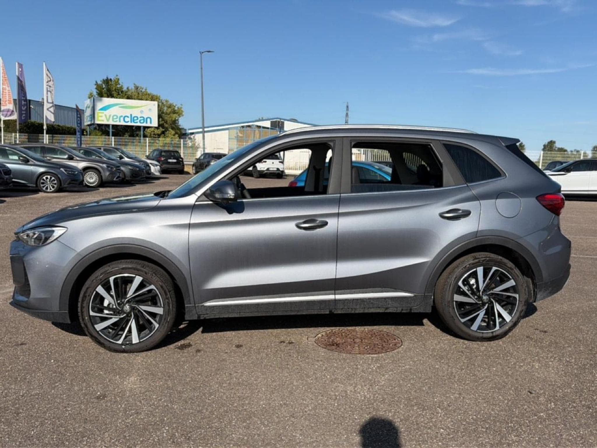 Mg Motor ZS 1.5 HYBRID+ 197 LUXURY (2026) - Photo 10
