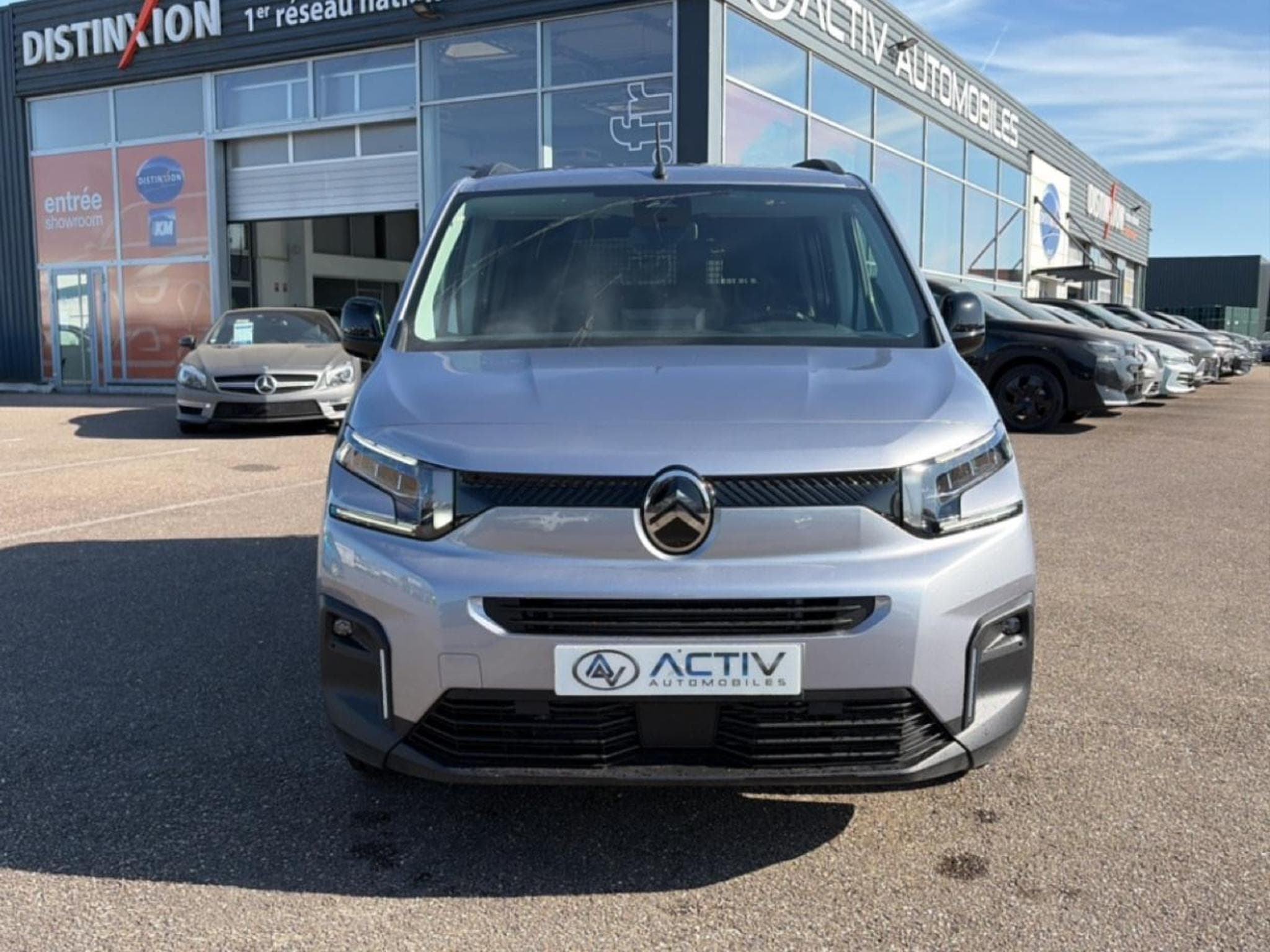 Citroen BERLINGO N1 1.5 BLUE HDI 130 M PLUS EAT8 (2026) - Photo 2