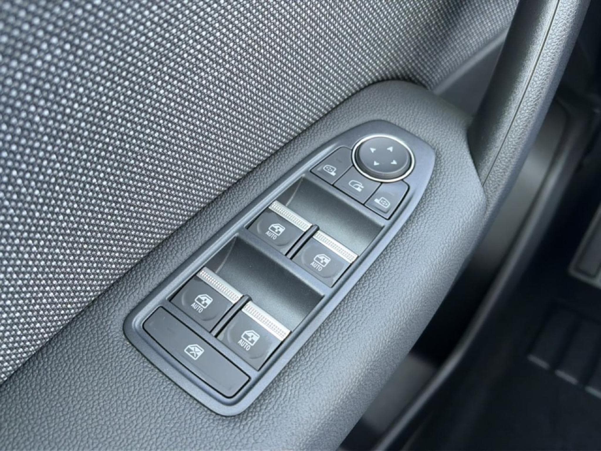 Renault Captur 1.8 E-TECH FULL HYBRID 160 TECHNO (2026) - Photo 11