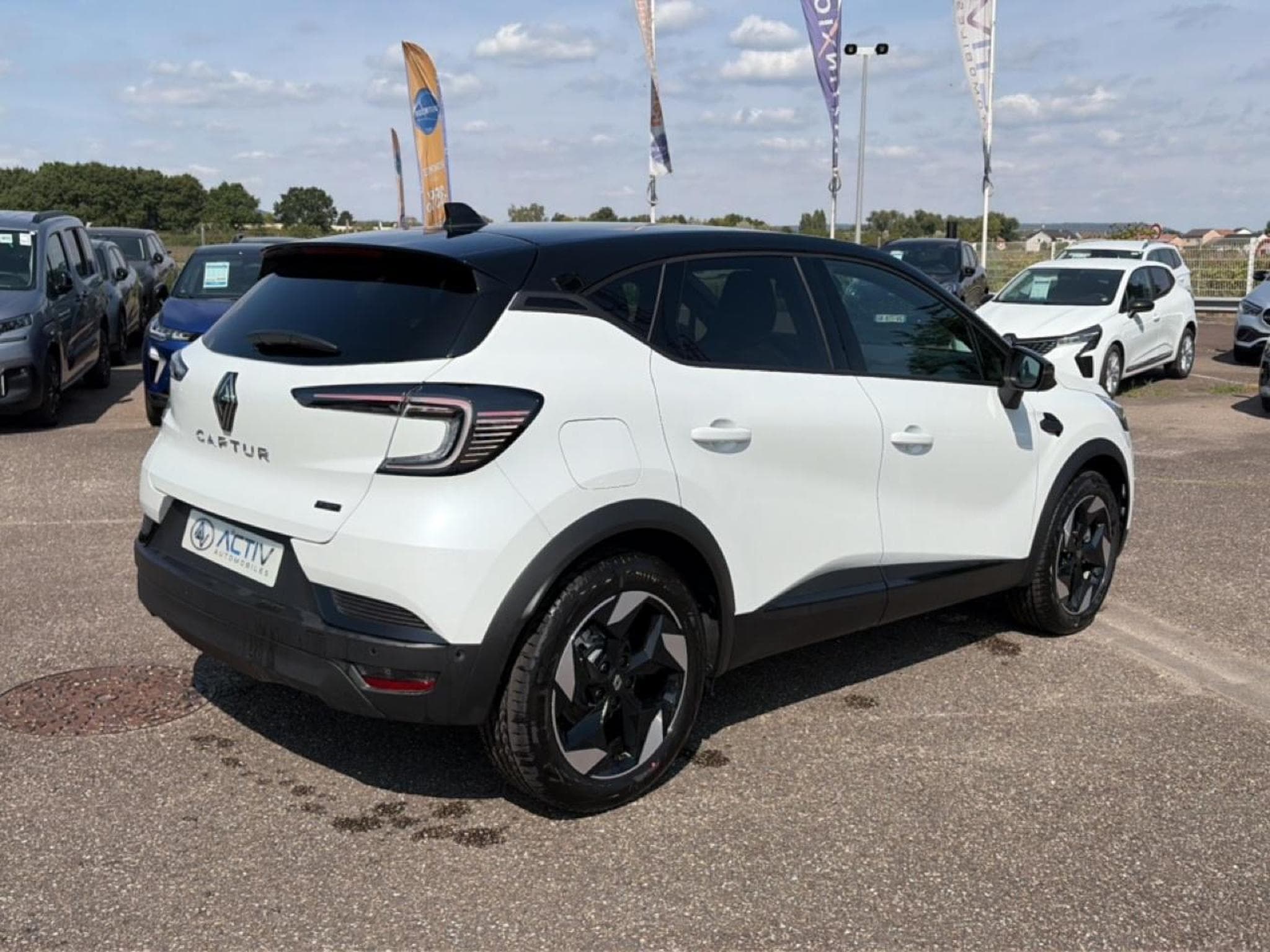 Renault Captur 1.8 E-TECH FULL HYBRID 160 TECHNO (2026) - Photo 5