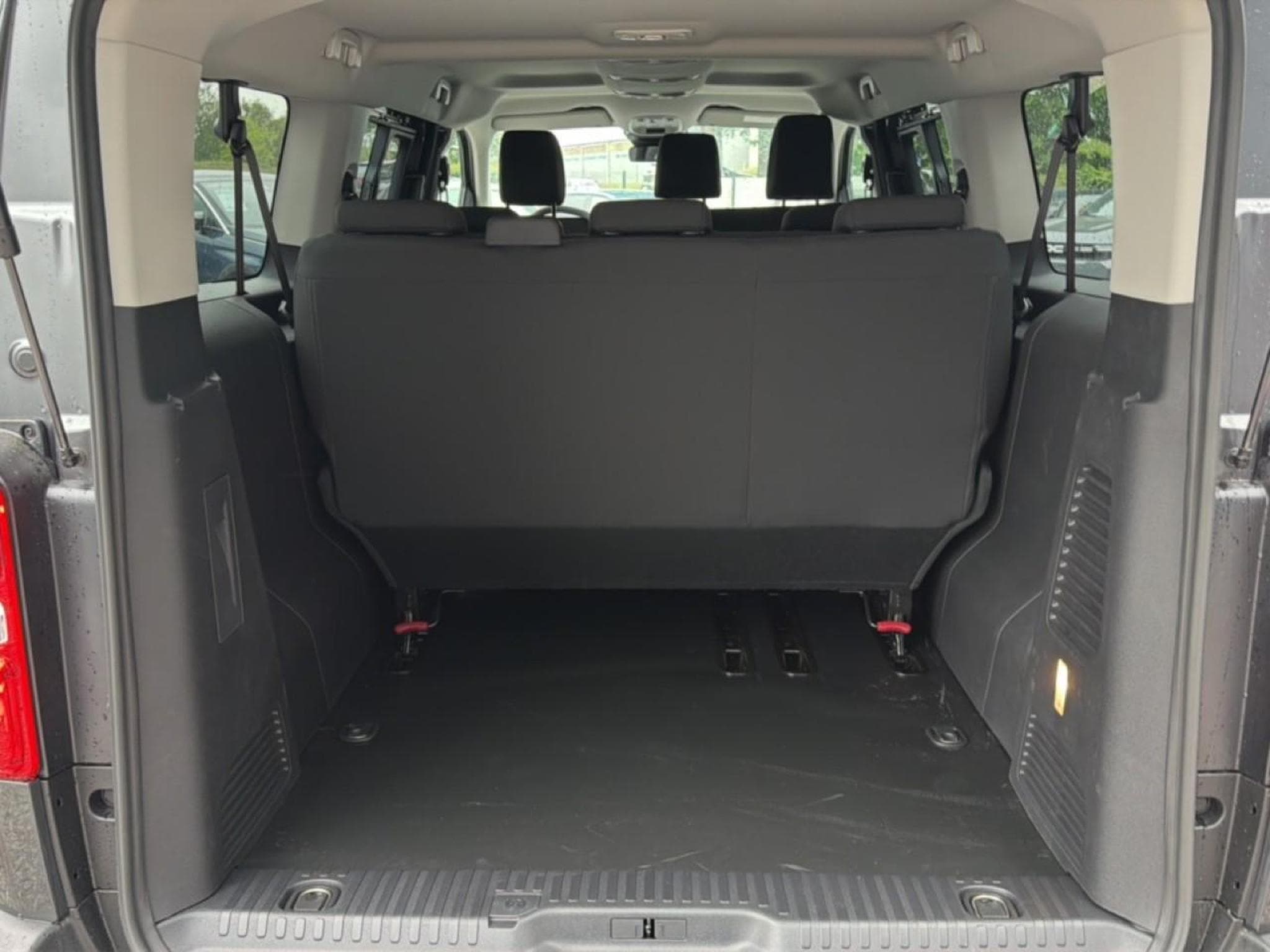 Fiat SCUDO COMBI XL 2.2 MULTIJET 180 PACK EAT8 (2026) - Photo 16