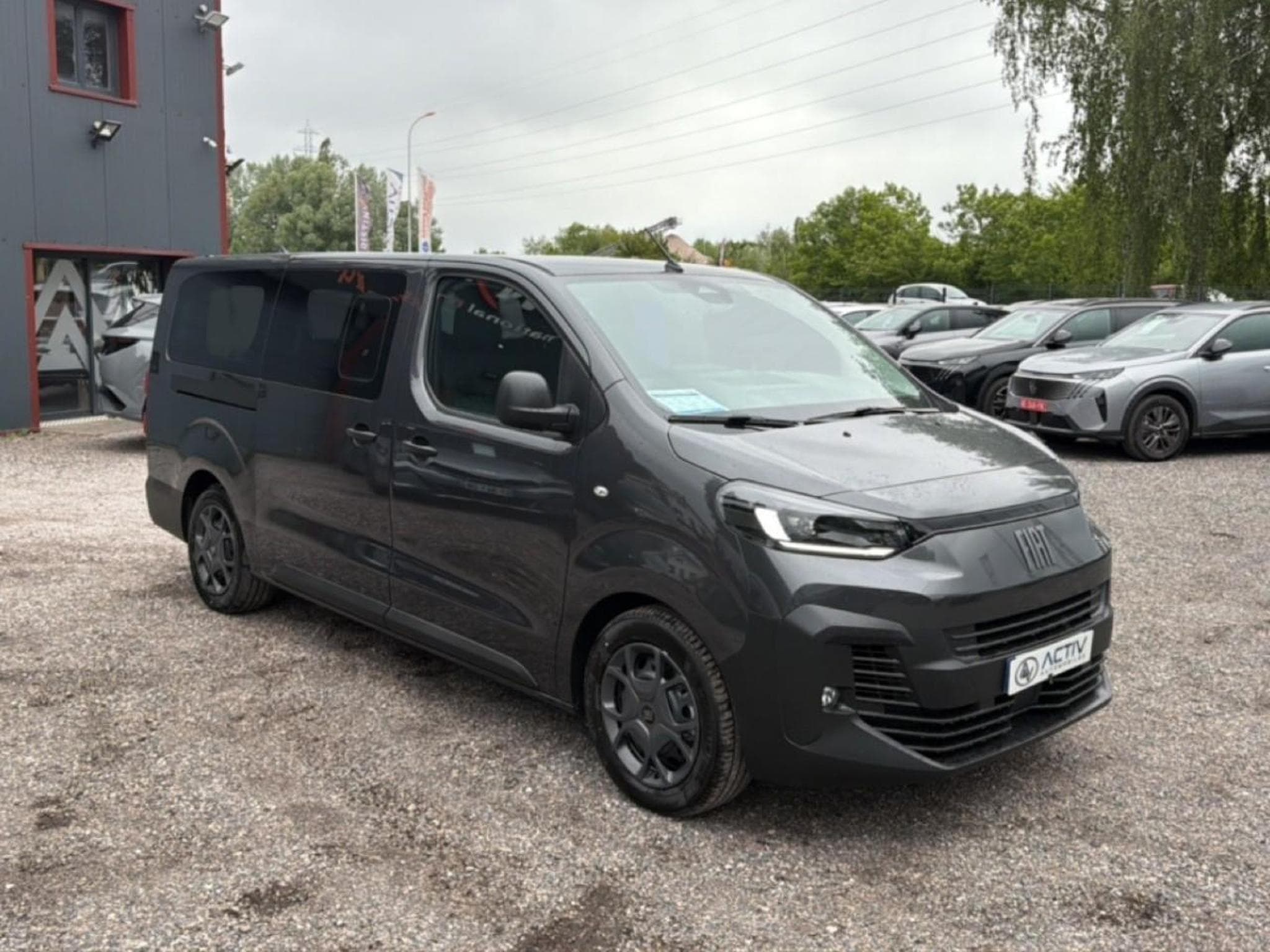 Fiat SCUDO COMBI XL 2.2 MULTIJET 180 PACK EAT8 (2026) - Photo 3
